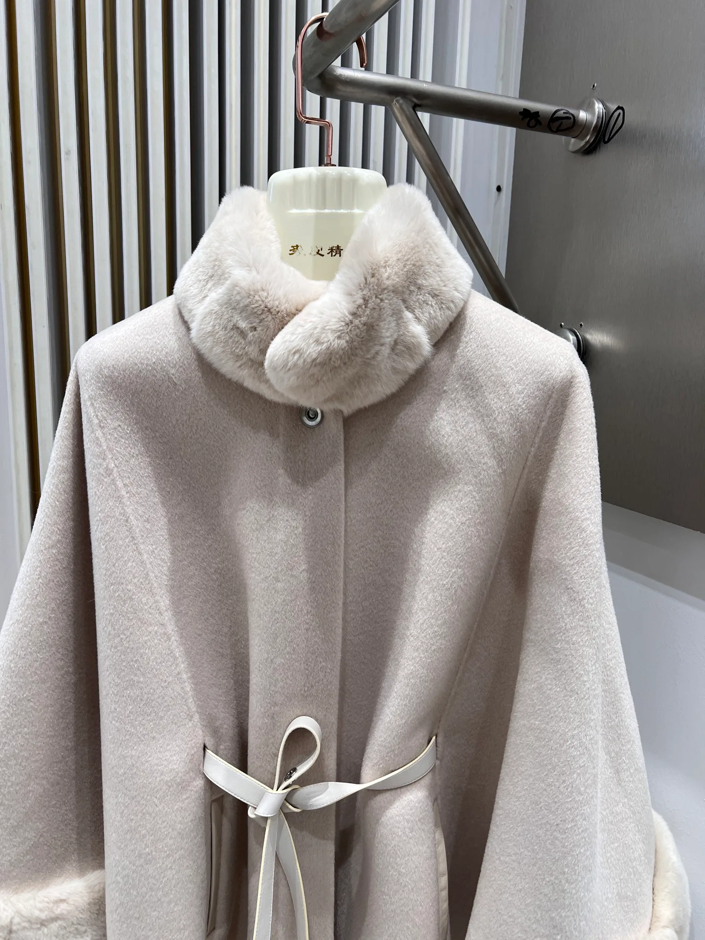 Пальто Женские Loro Piana 18513163