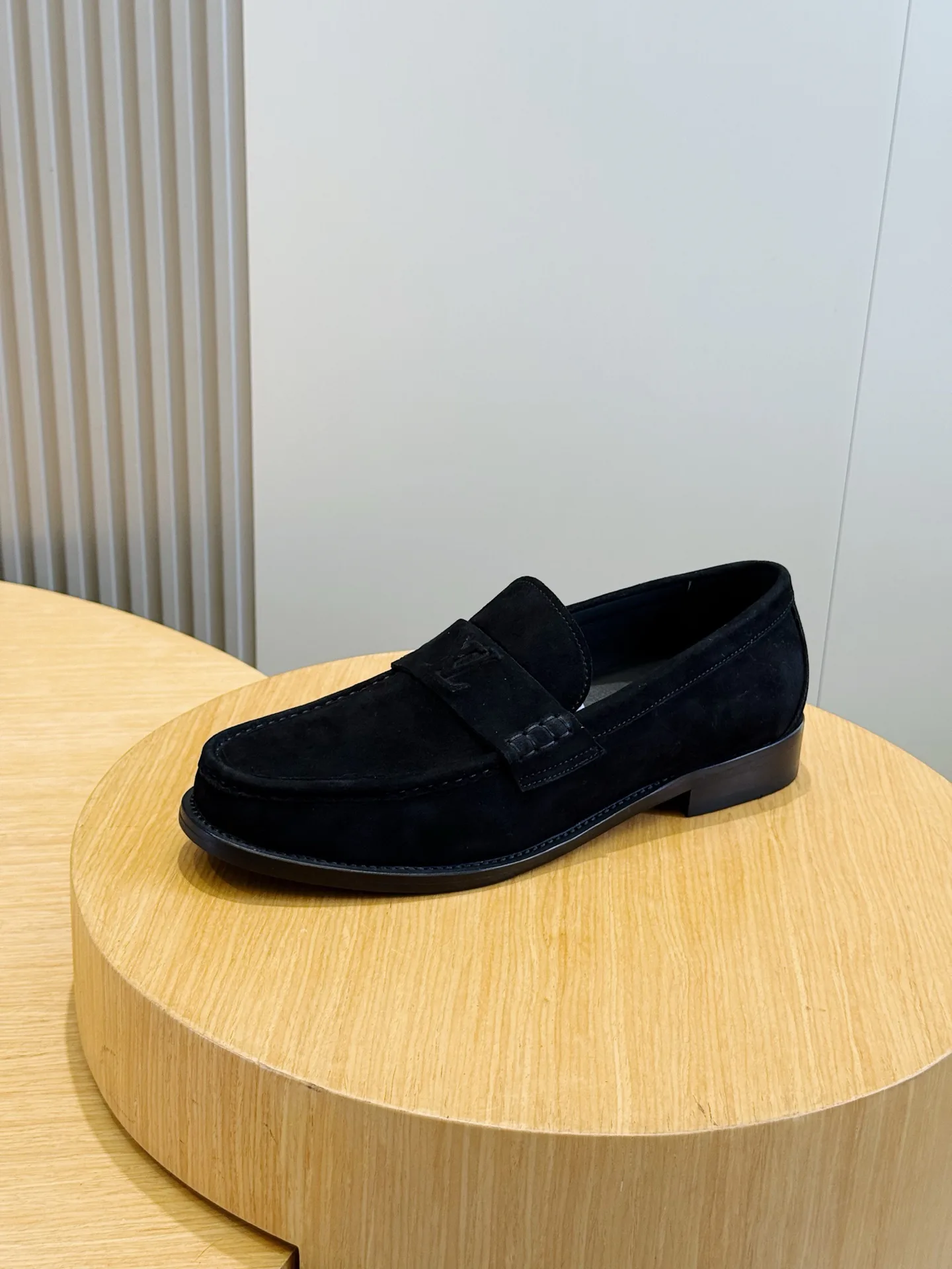 Лоферы И Туфли Мужские Louis Vuitton 18247429