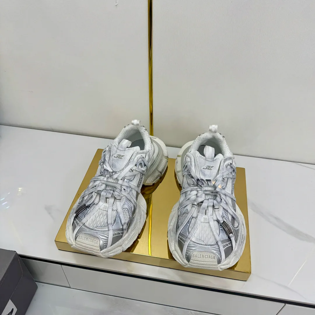 Кроссовки Женские Balenciaga 11165632