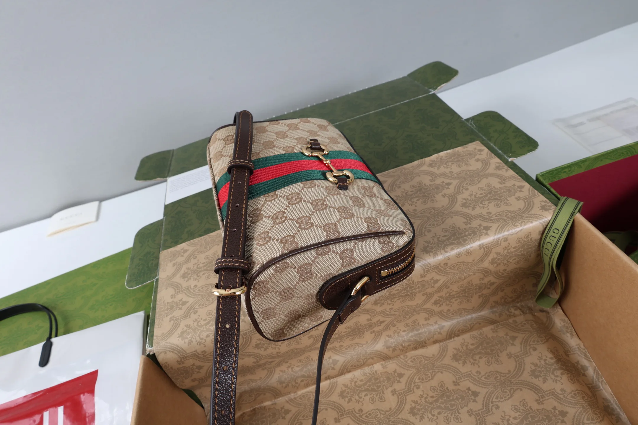 Классические Сумки Женские Gucci 18004846