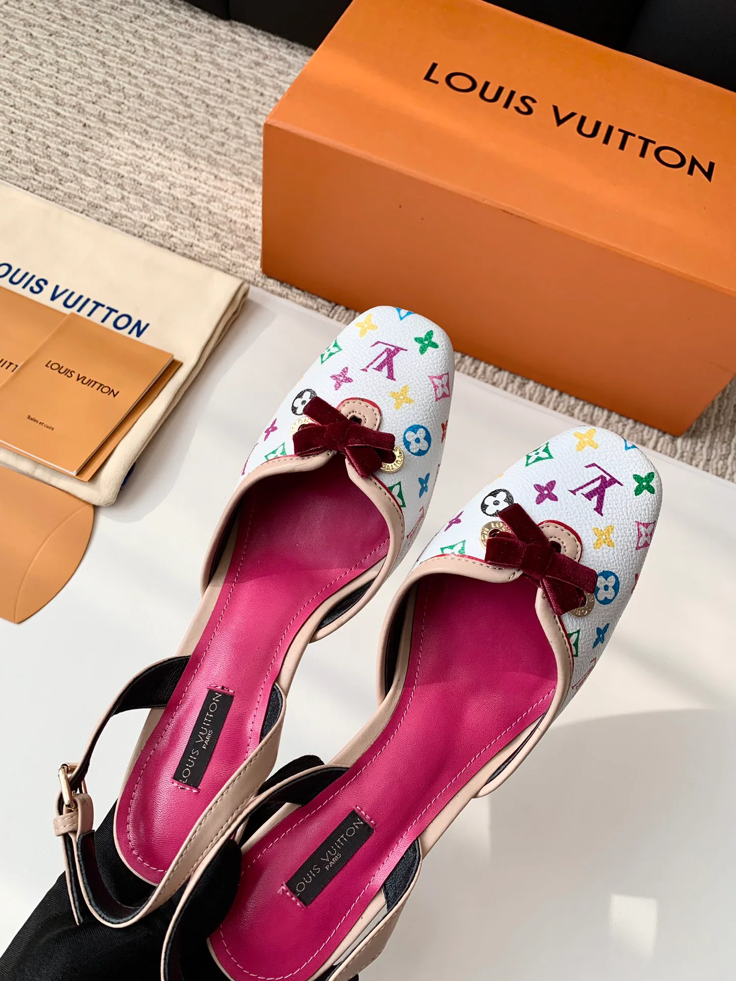 Босоножки Женские Louis Vuitton 11263777