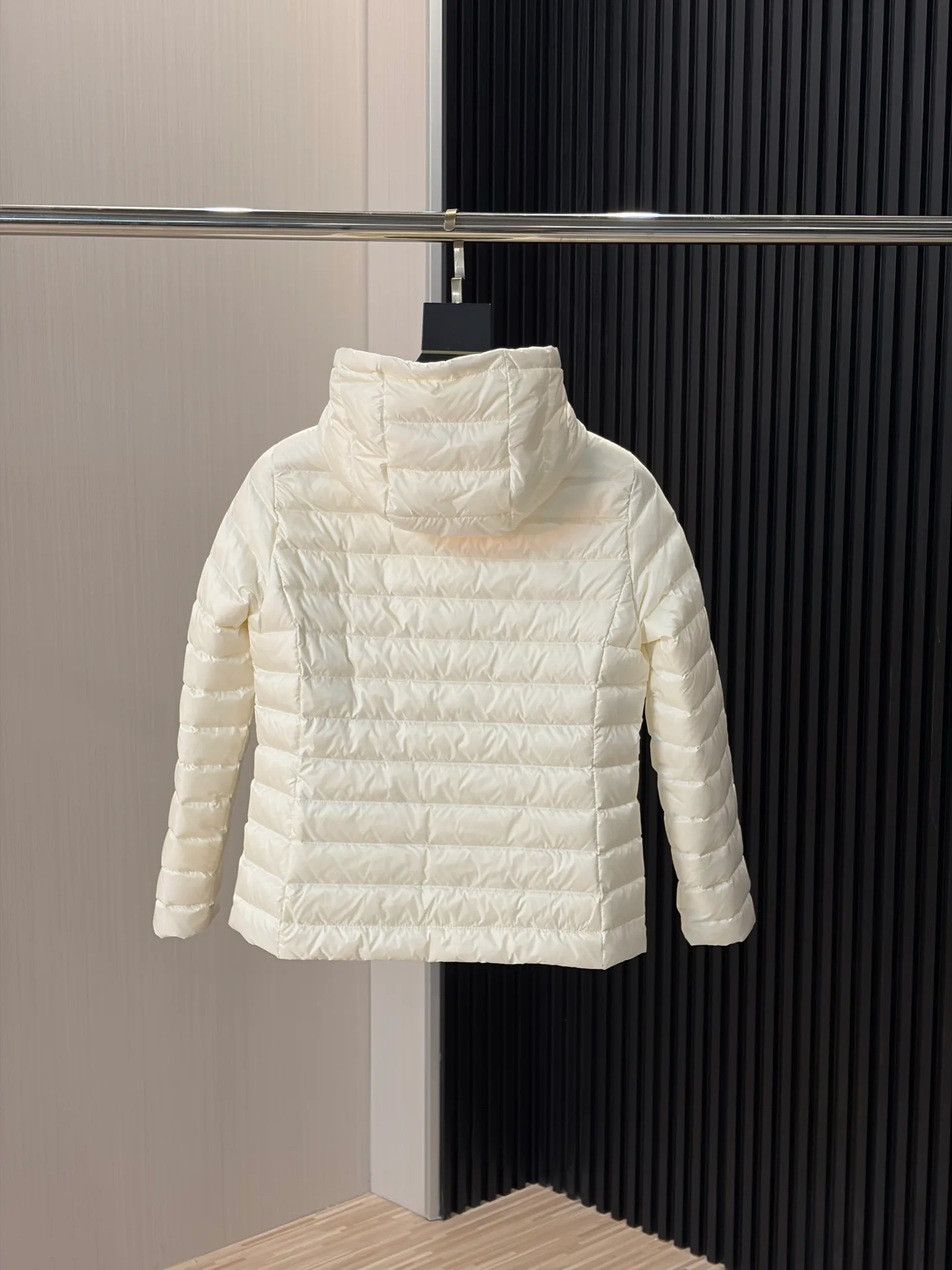 Куртки И Пуховики Мужские Moncler 18231136