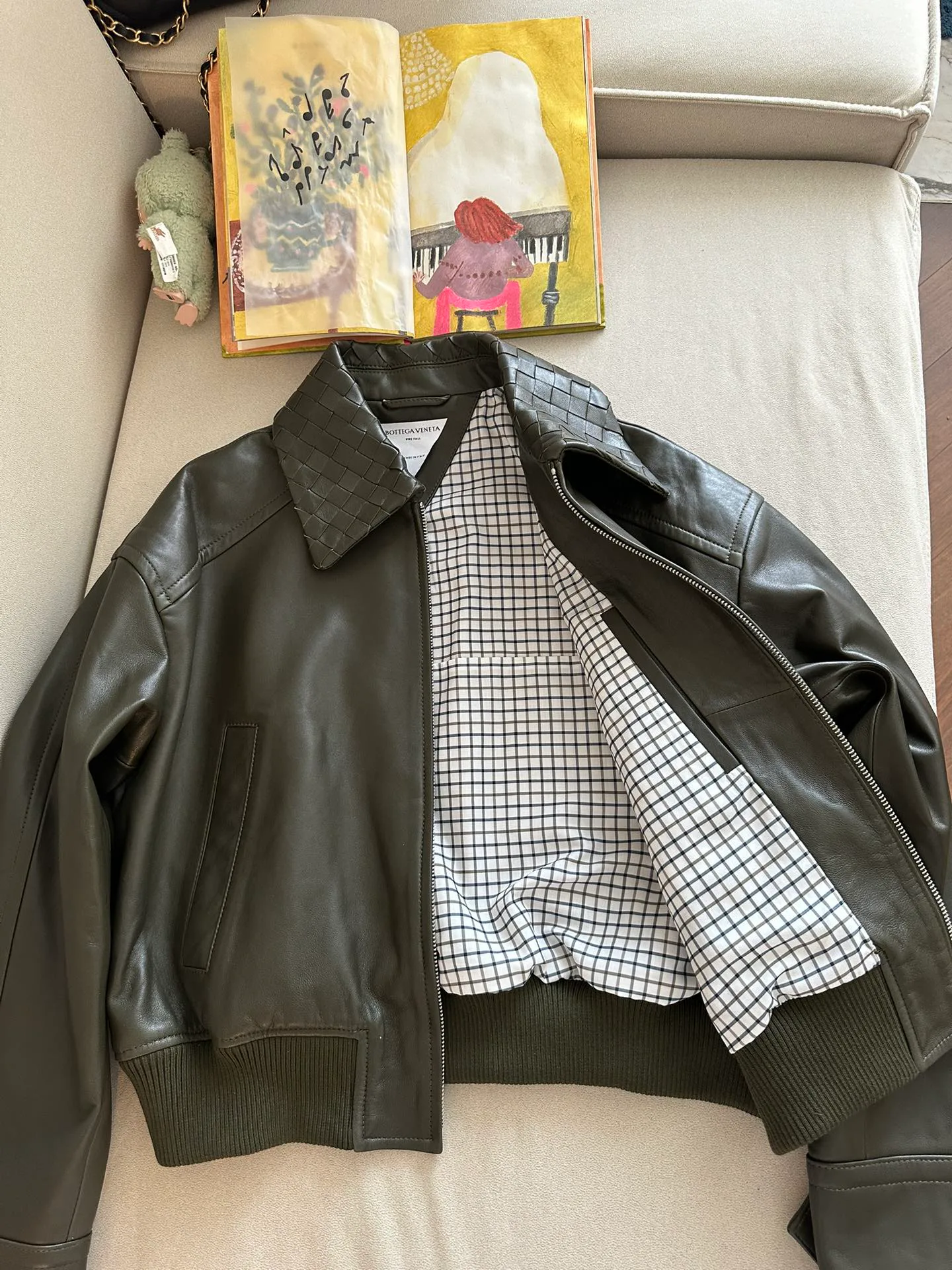 Кожаные Куртки И Дублёнки Женские Bottega Veneta 3567272