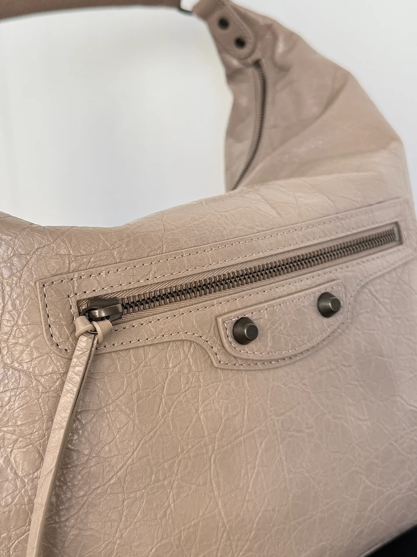 Сумки На Ремне Женские Balenciaga 11386855