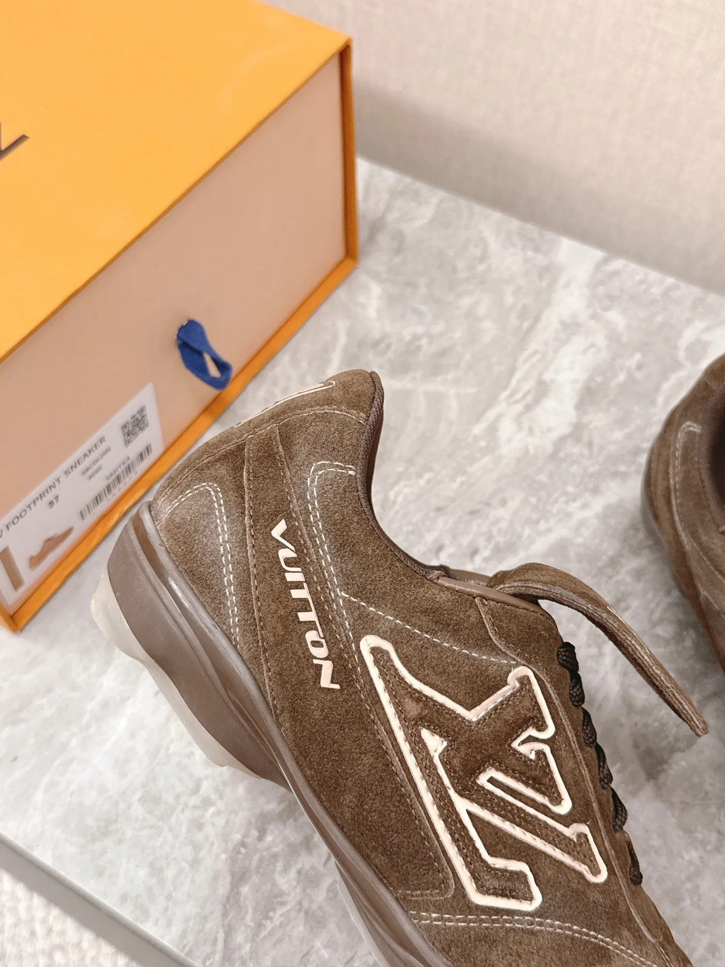 Кроссовки Женские Louis Vuitton 4507763