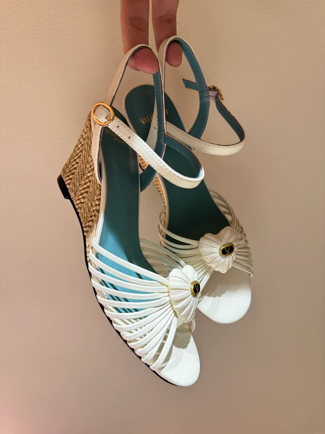 Босоножки Женские Valentino 17968670