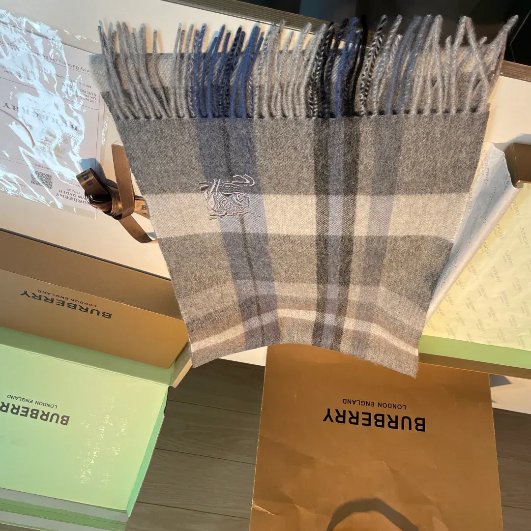 Шарфы Burberry 1303502