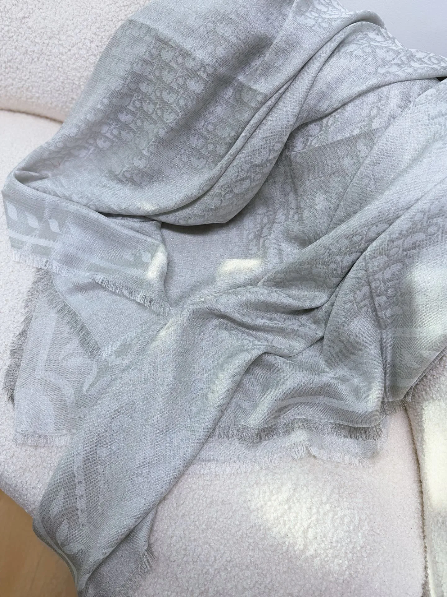 Платки Christian Dior 18627136