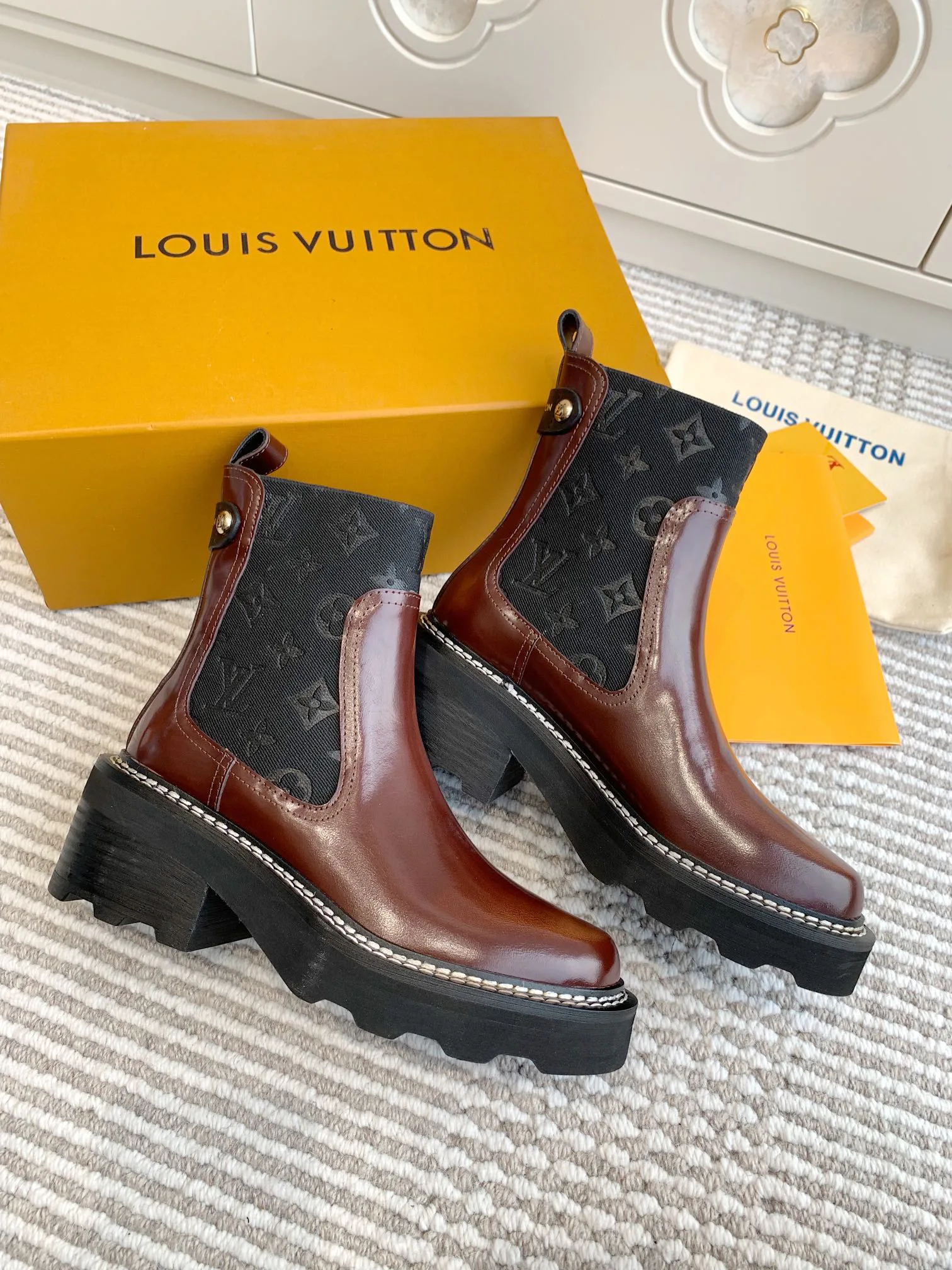 Ботинки Женские Louis Vuitton 1586692