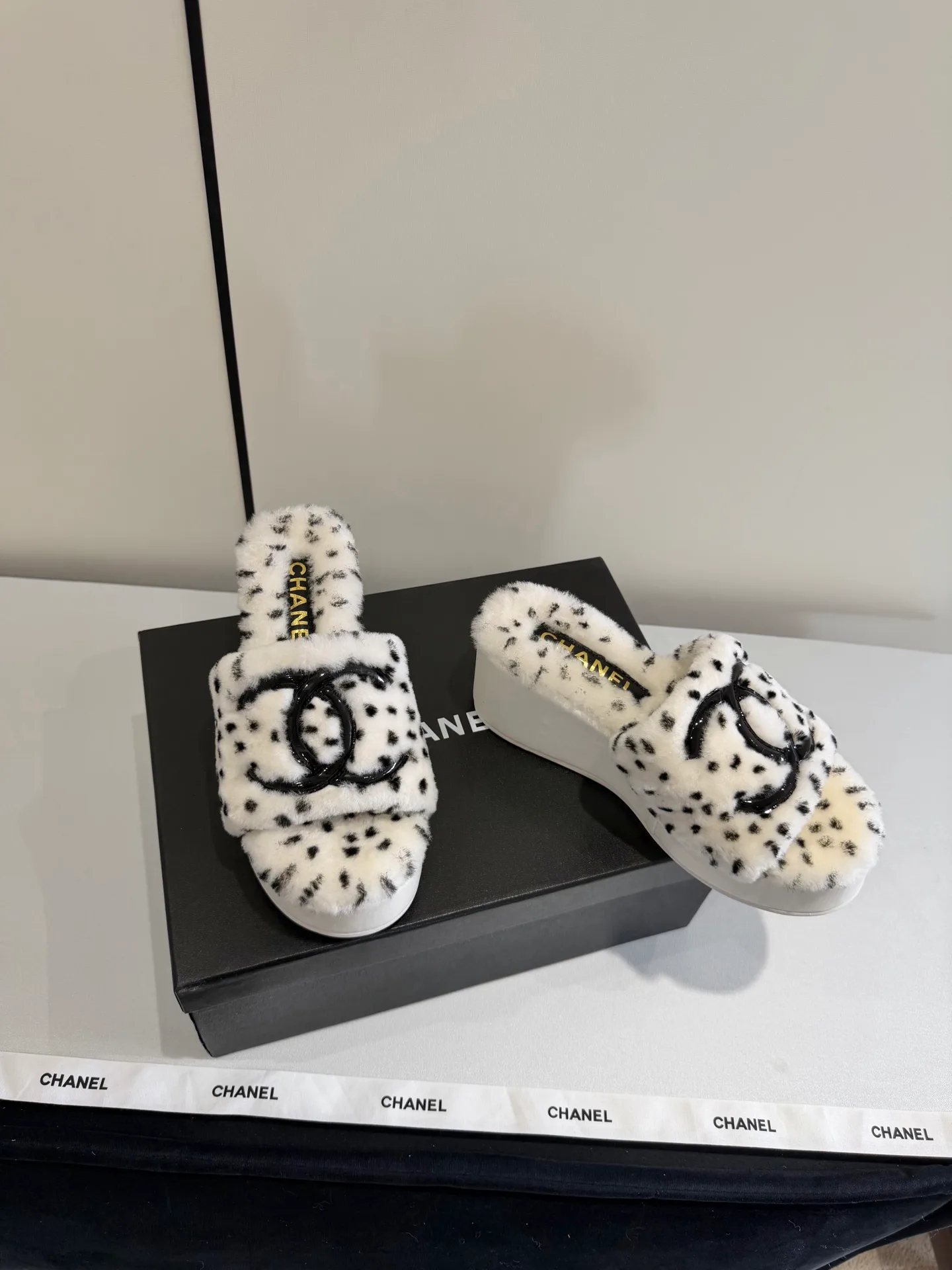 Тапочки Женские Chanel 18268444