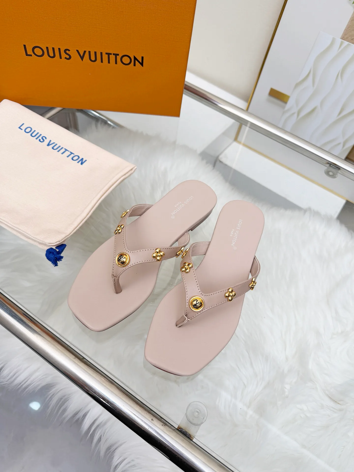 Шлепанцы Женские Louis Vuitton 13253493