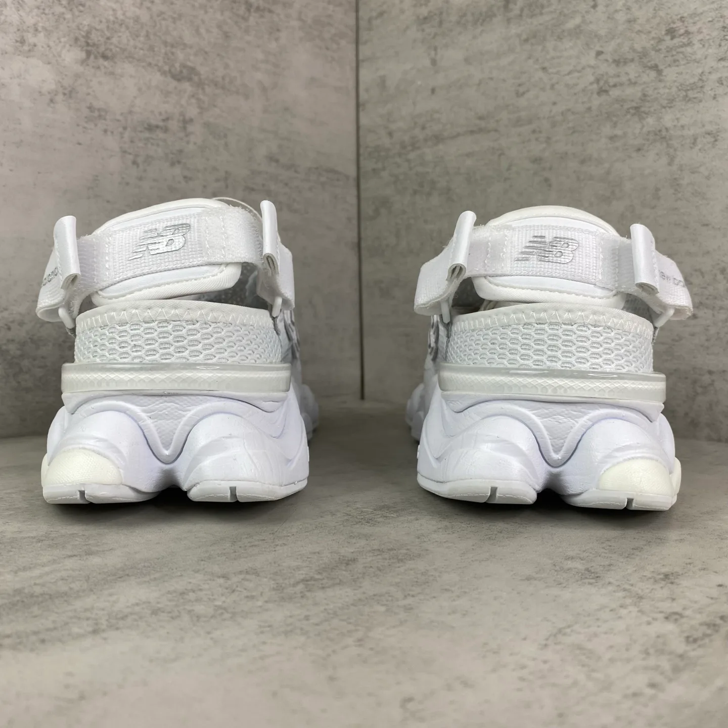 Кроссовки Женские New Balance 17460386