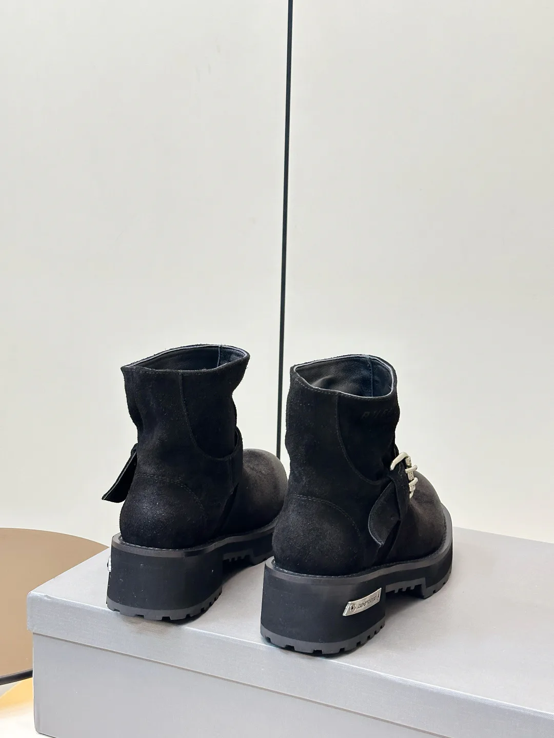 Ботинки Женские Balenciaga 19032094