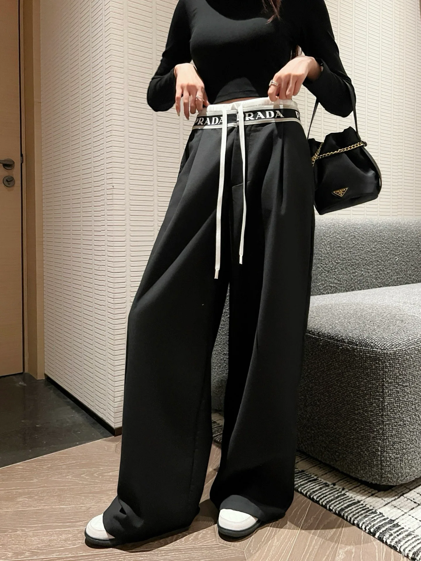 Брюки Женские Prada 17140399