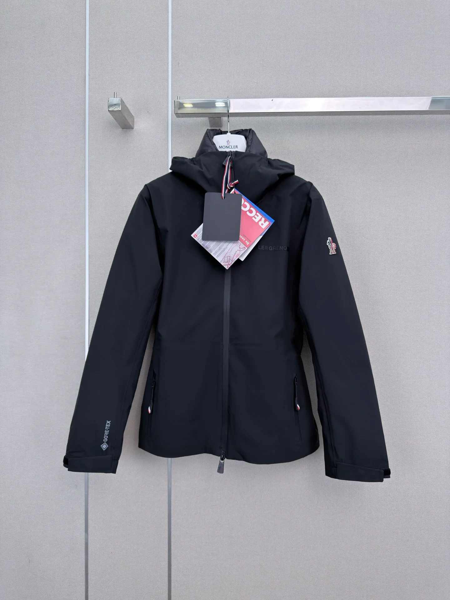 Куртки И Пуховики Женские Moncler 18501657