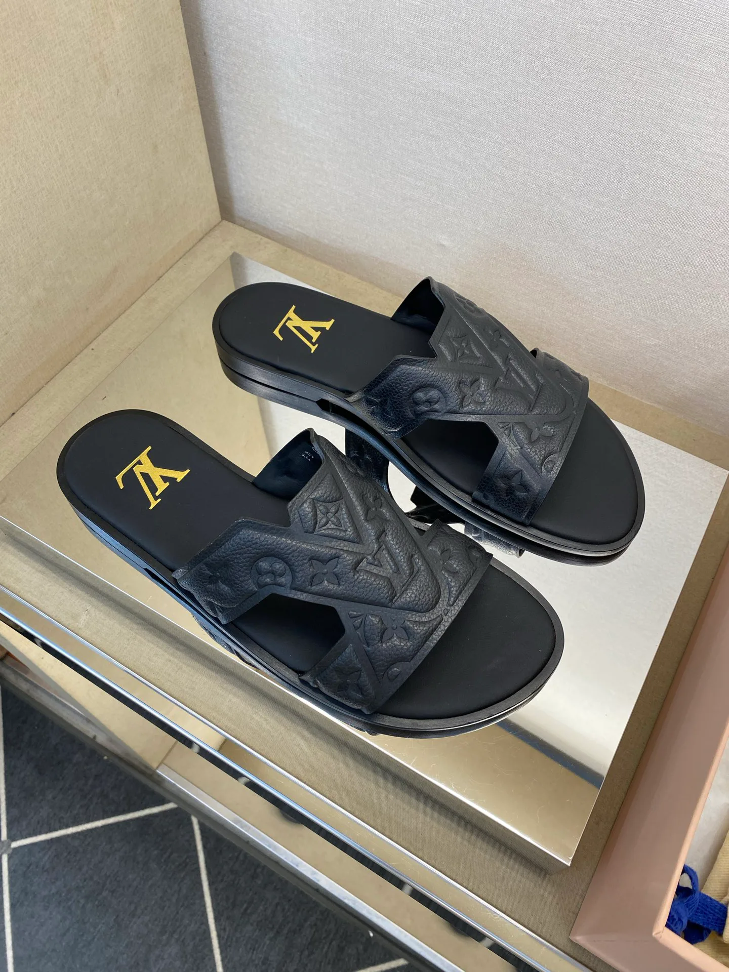 Шлепанцы Мужские Louis Vuitton 11956888