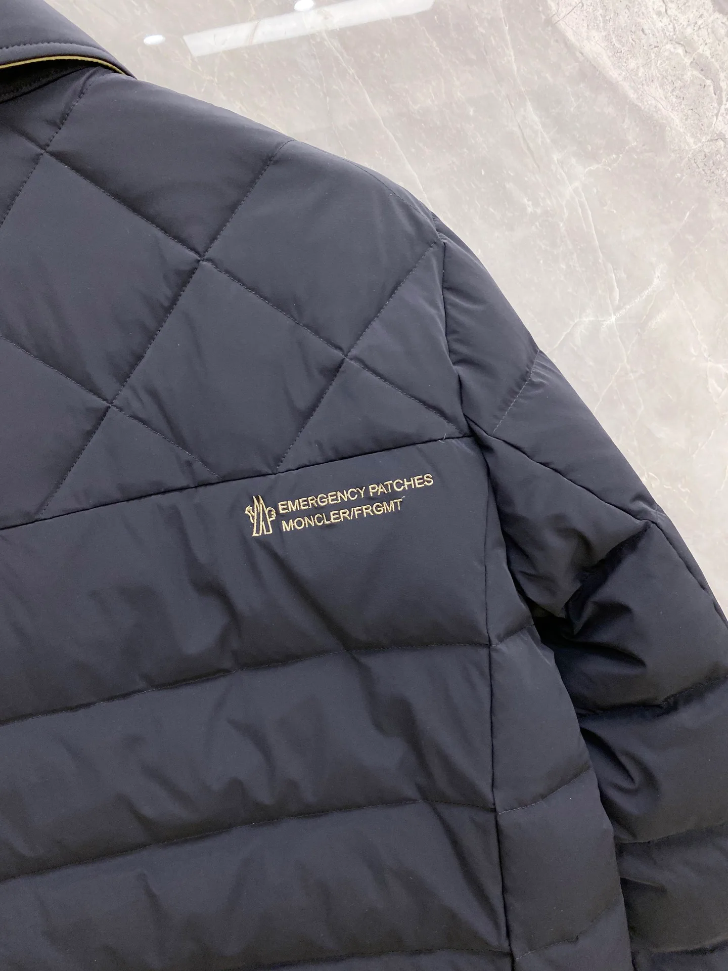 Куртки И Пуховики Мужские Moncler 619056