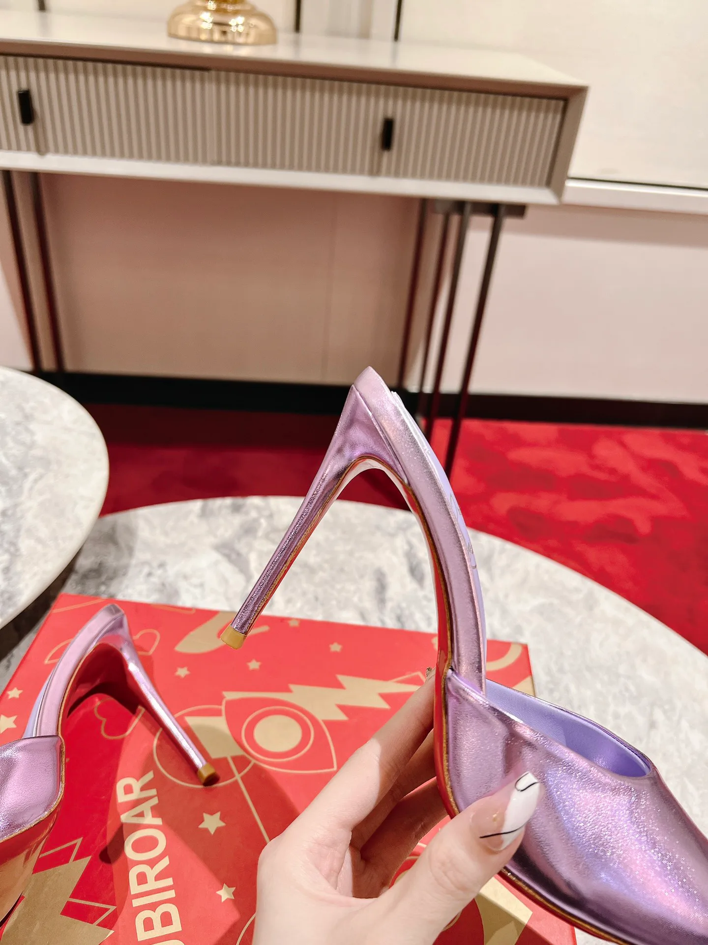 Туфли Женские Christian Louboutin 18765381