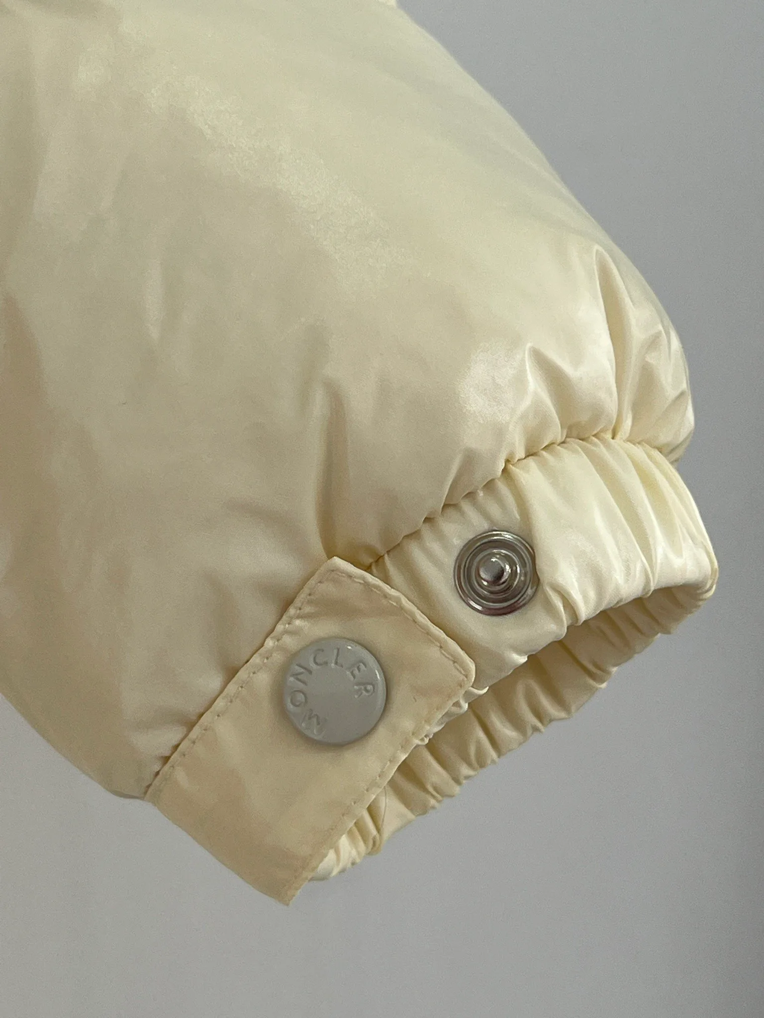 Куртки И Пуховики Женские Moncler 18416193