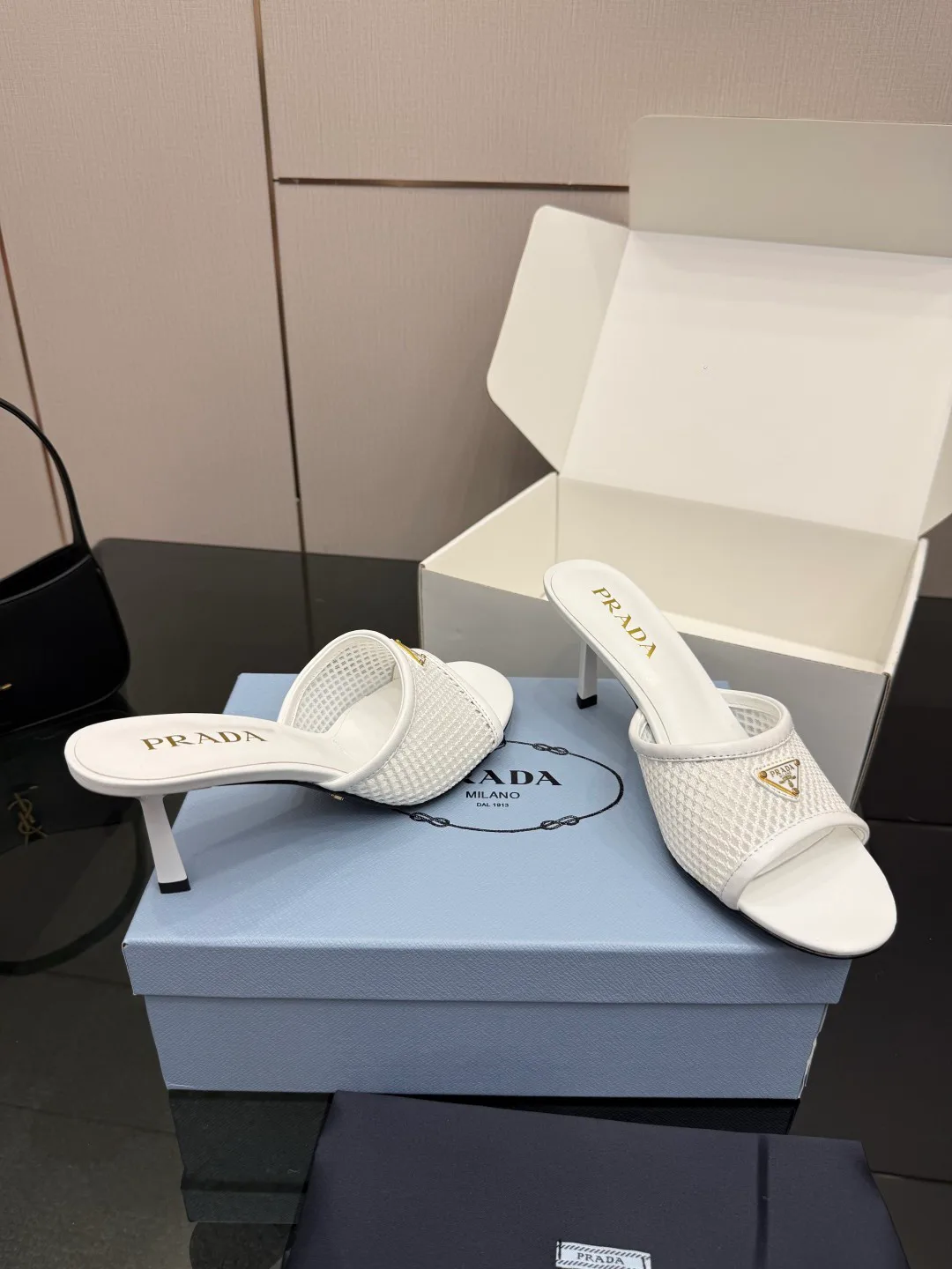 Босоножки Женские Prada 13461668