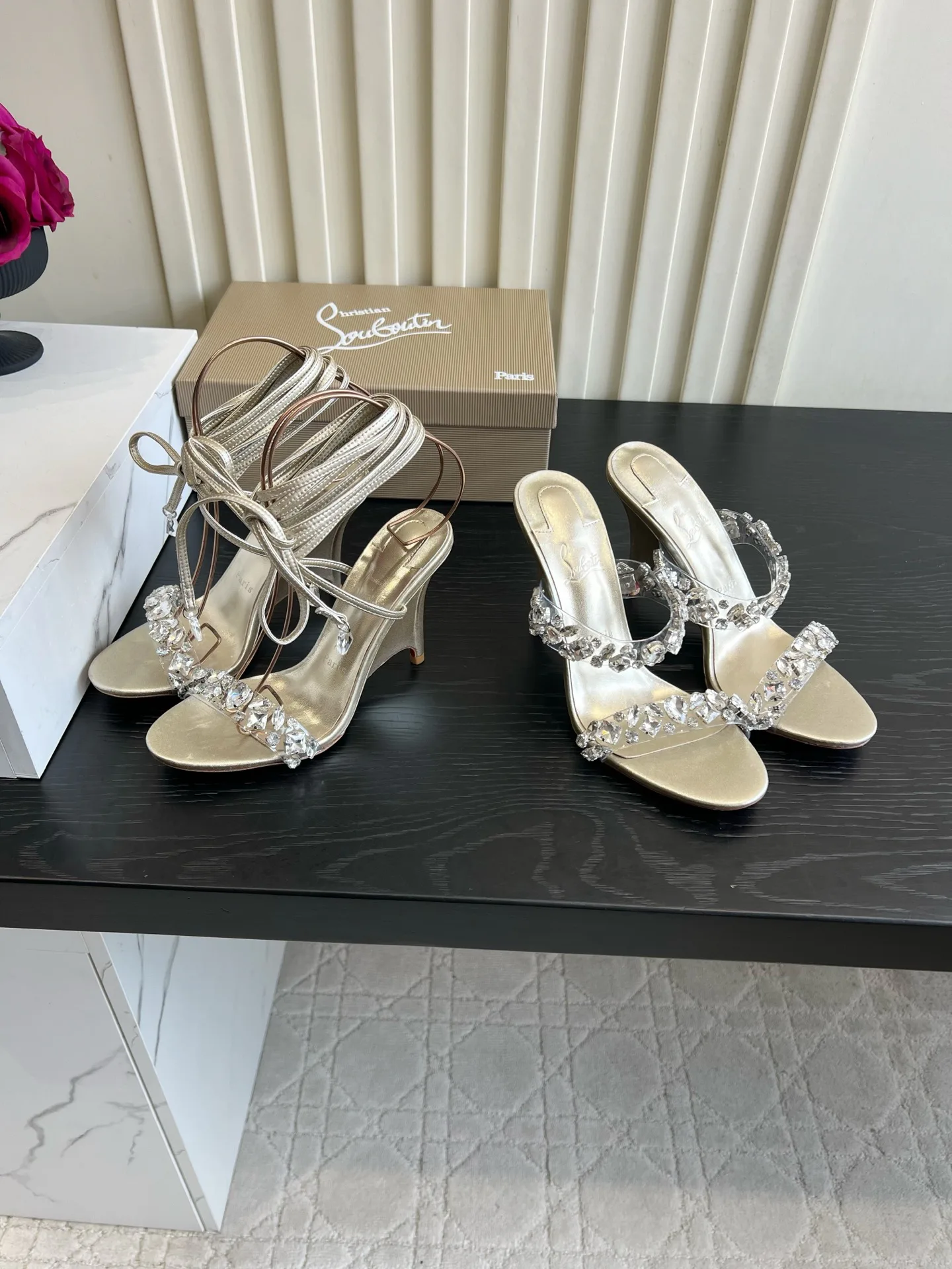Босоножки Женские Christian Louboutin 18614259