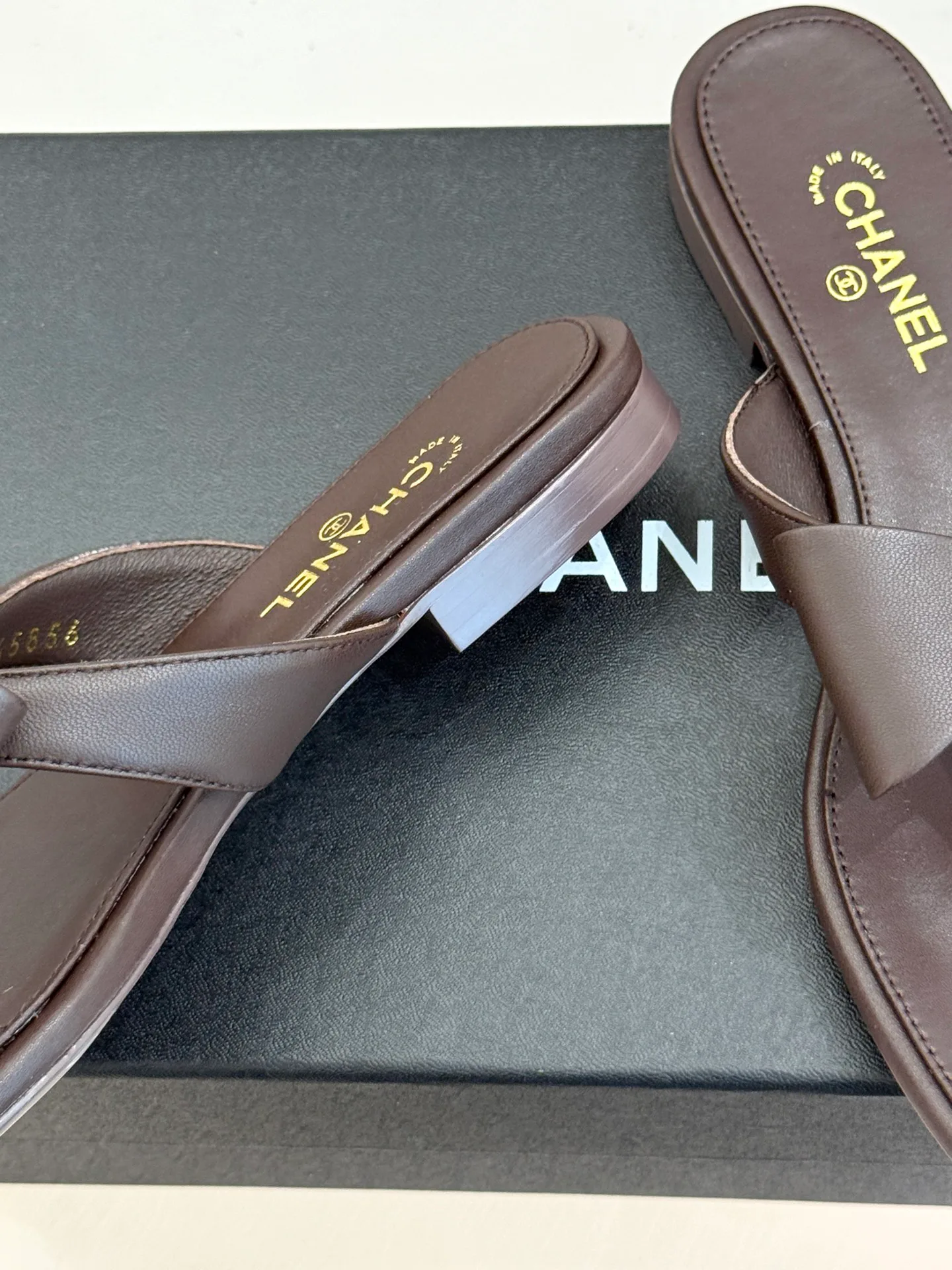 Шлепанцы Женские Chanel 16965744