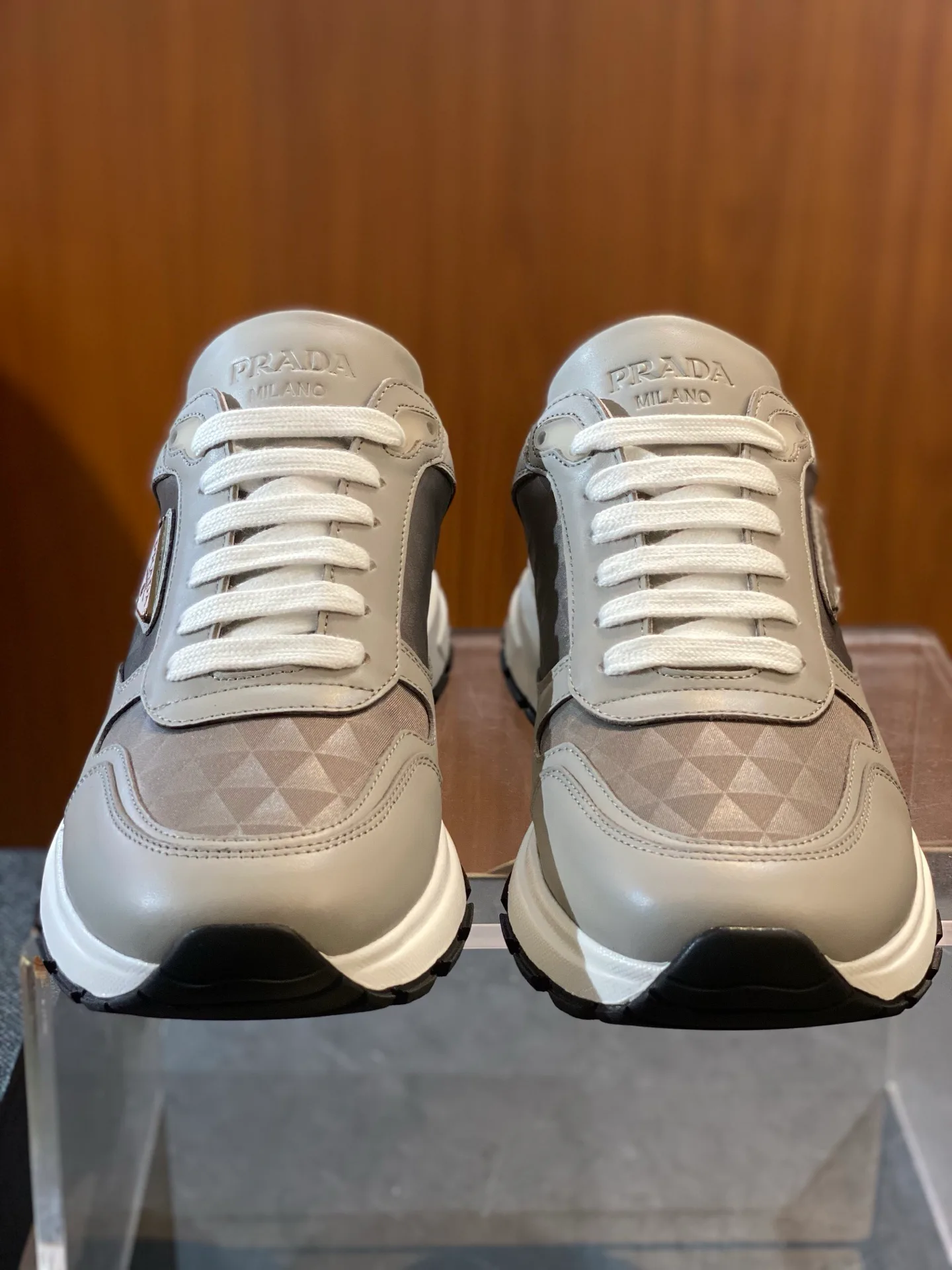 Кроссовки Женские Prada 408439