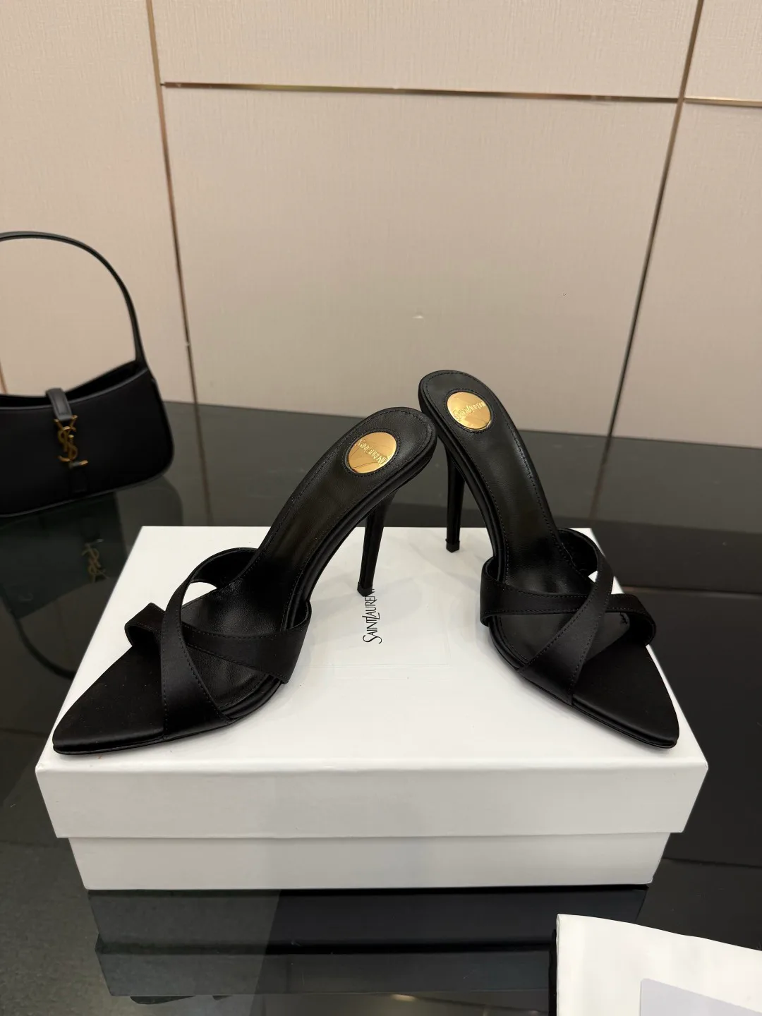 Босоножки Женские Saint Laurent 11409890