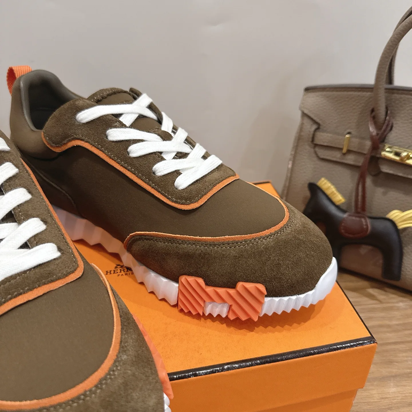 Кроссовки Женские Hermes 18729692