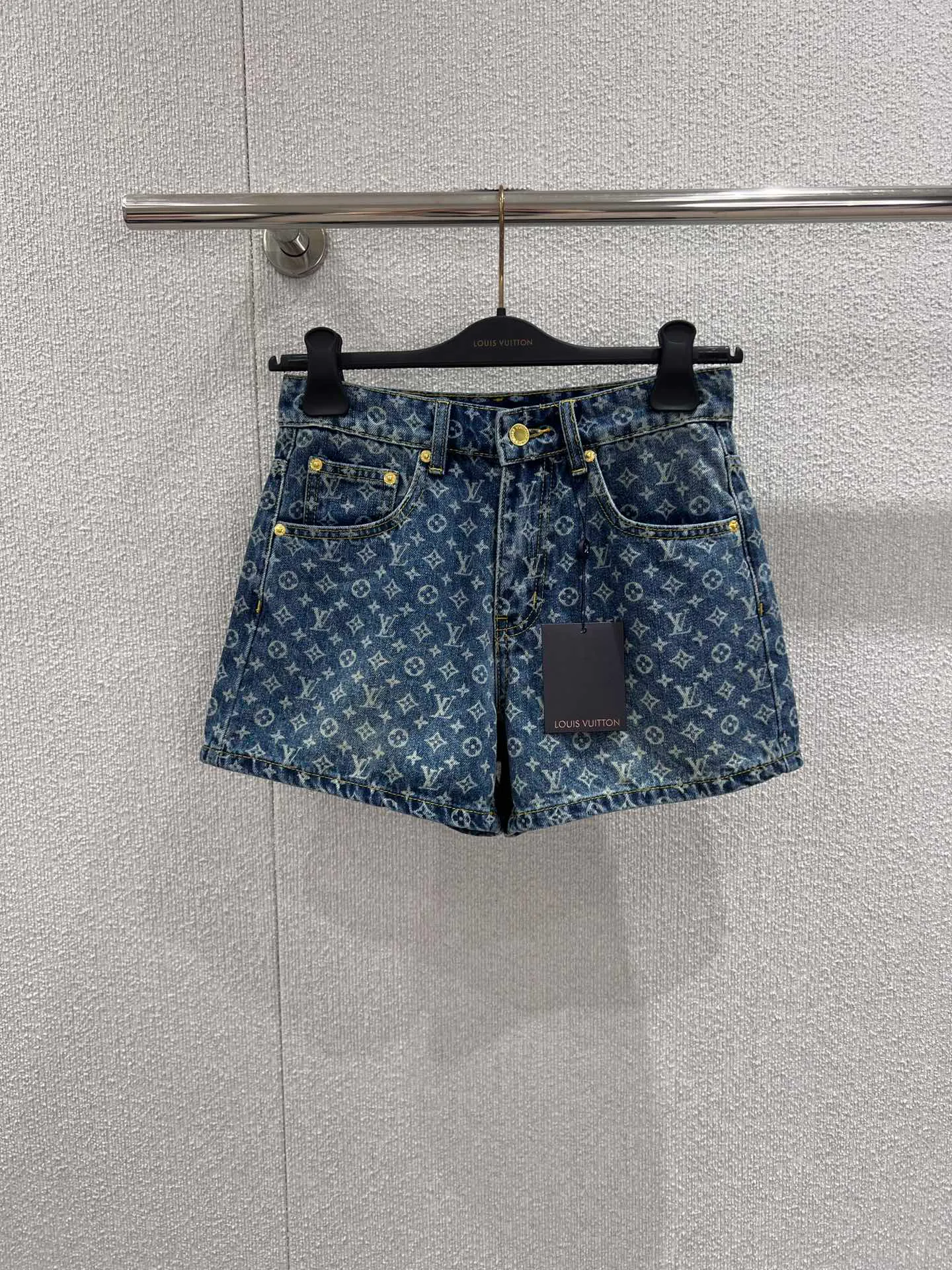 Шорты Женские Louis Vuitton 6173168