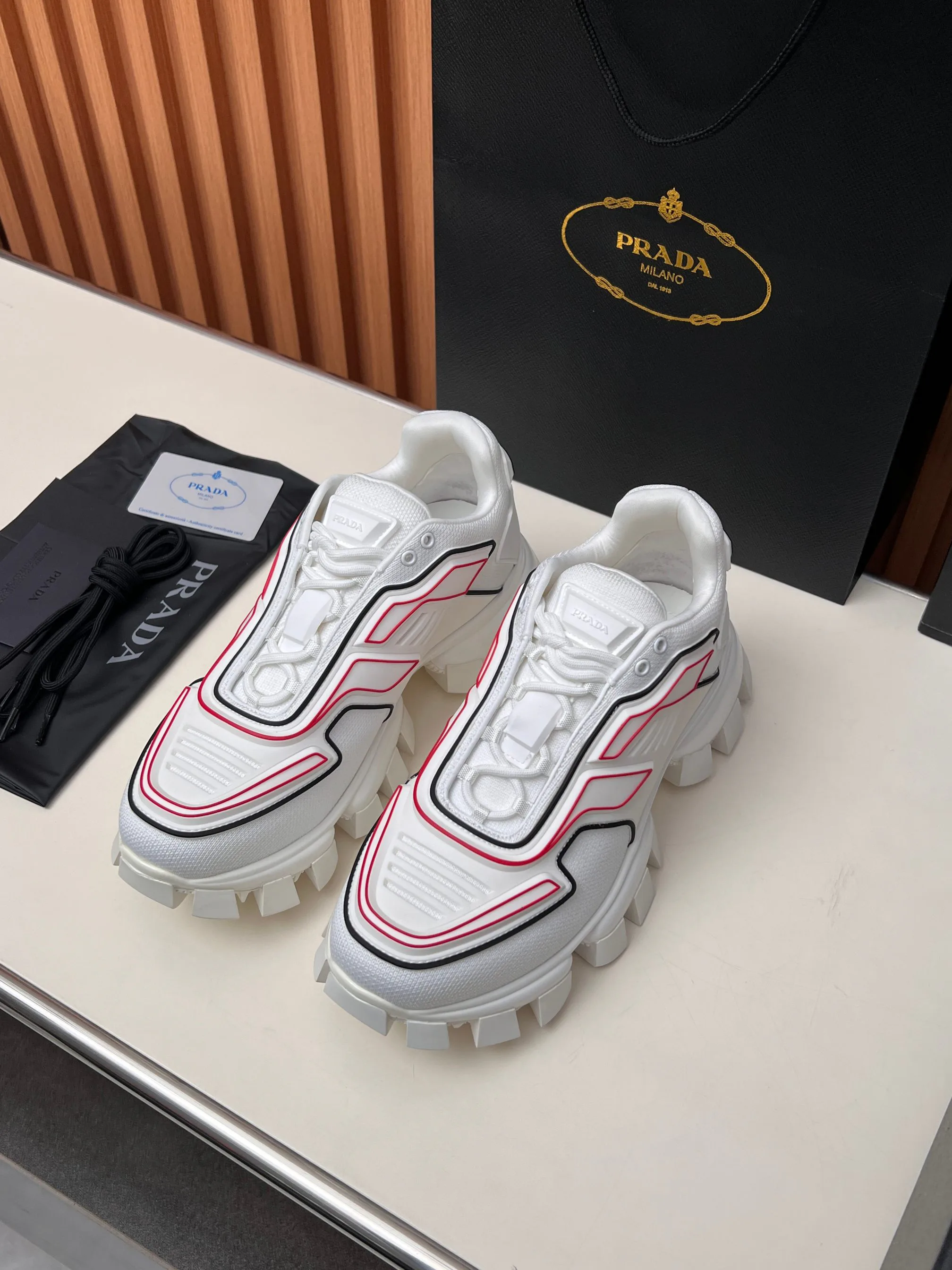 Кроссовки Женские Prada 881674