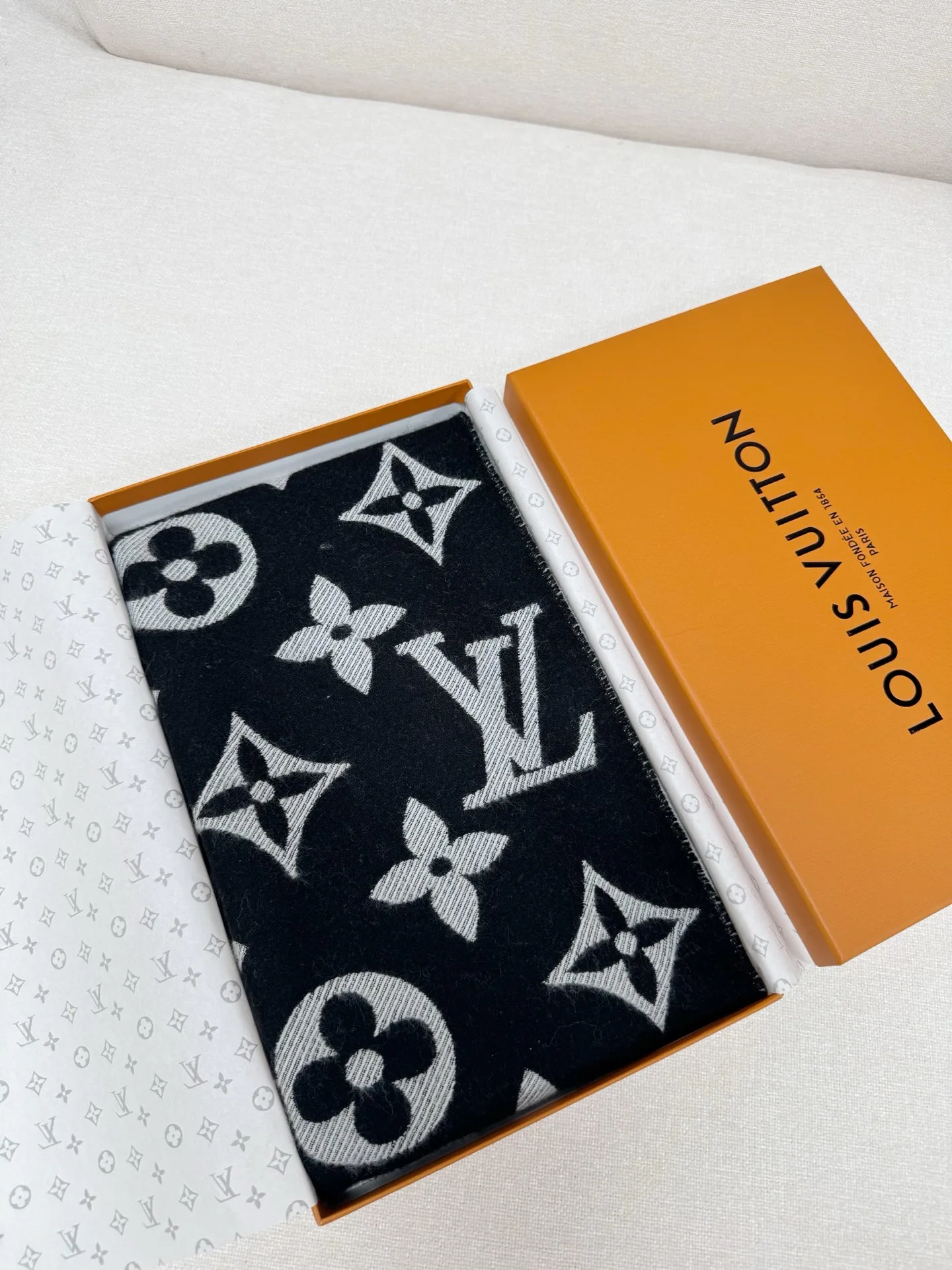 Шарфы Louis Vuitton 1861804