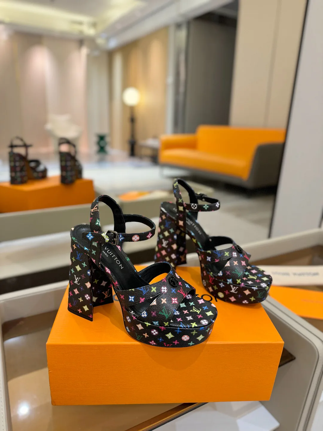 Босоножки Женские Louis Vuitton 10910206