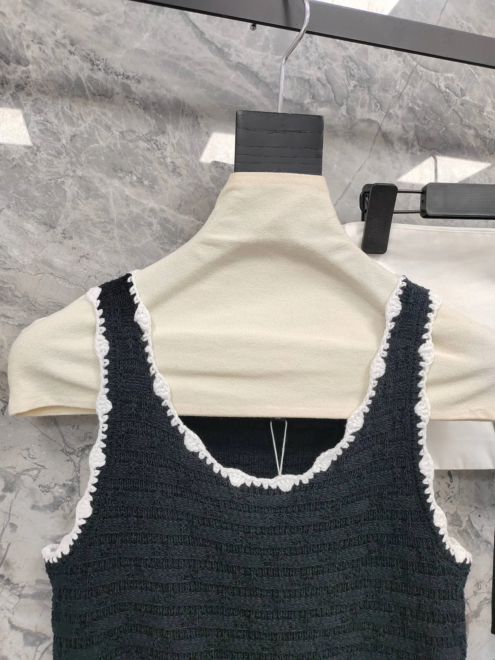 Жилеты Женские Chanel 10035989