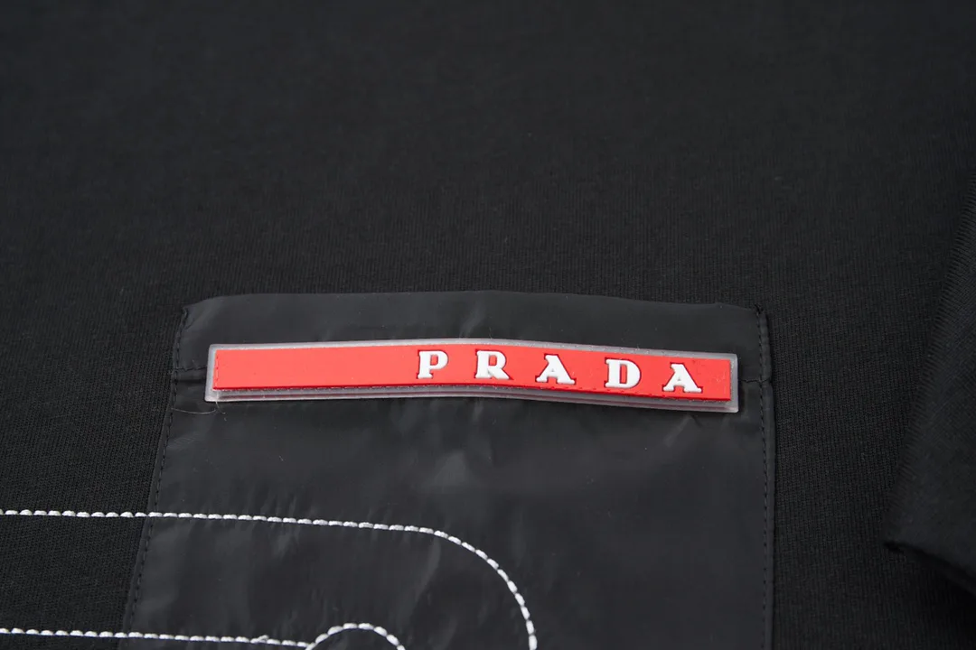 Футболки Женские Prada 10938050