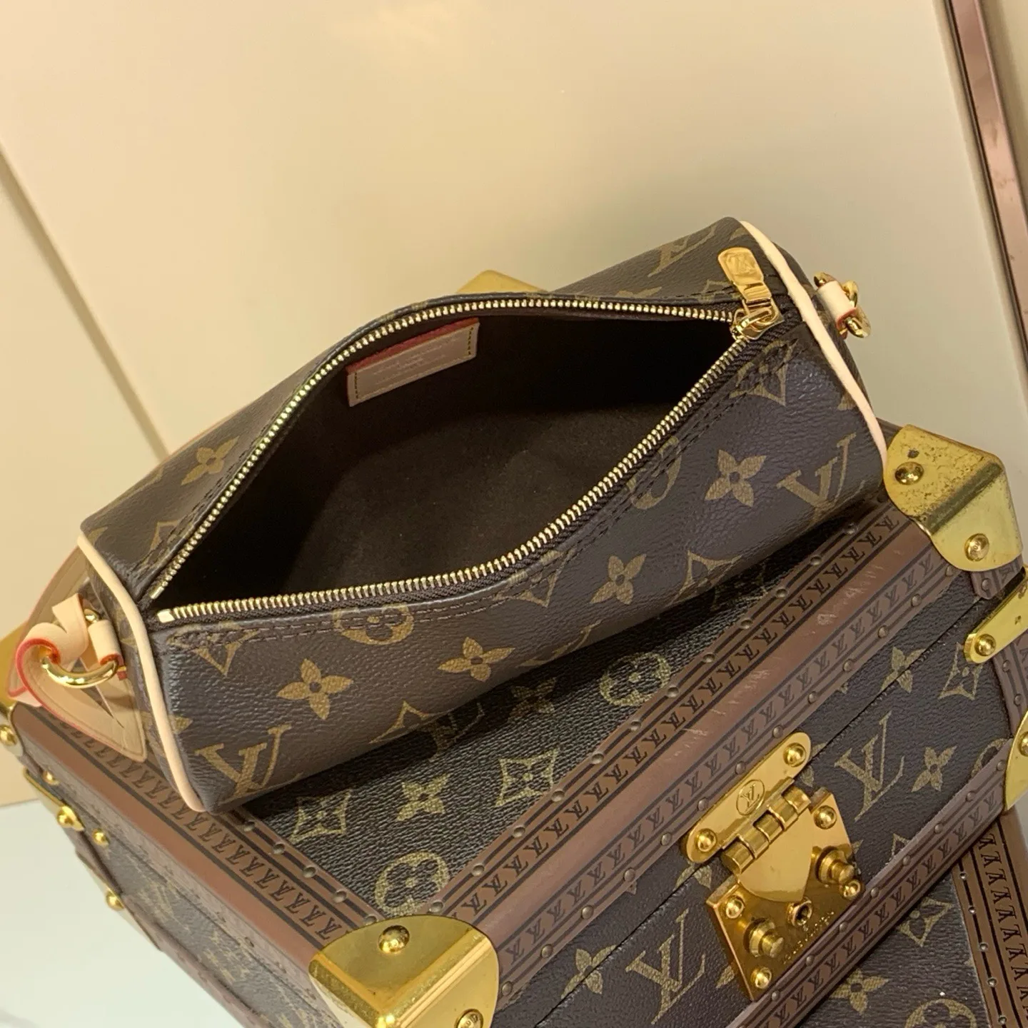 Классические Сумки Женские Louis Vuitton 17499346