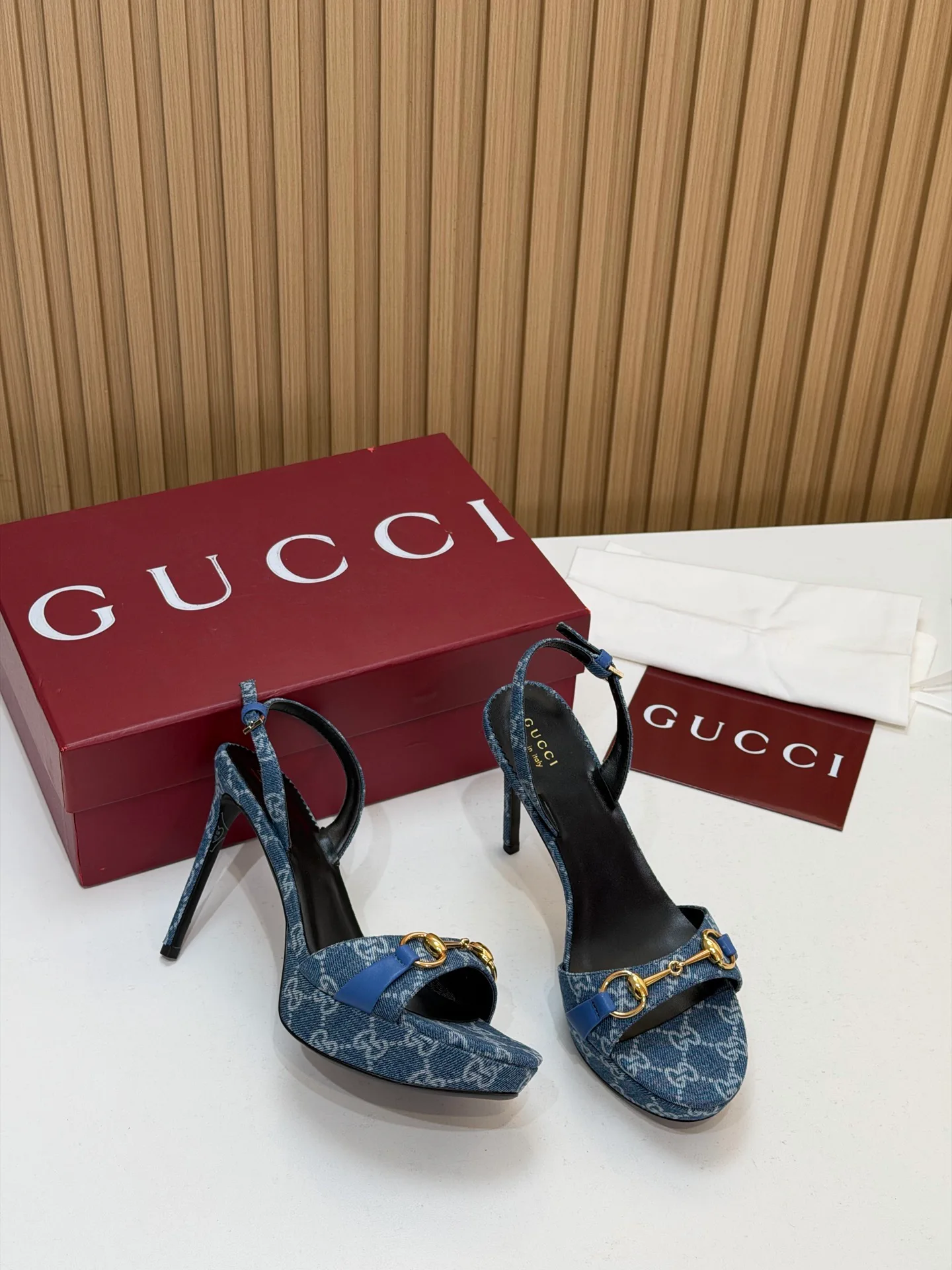 Босоножки Женские Gucci 18396266