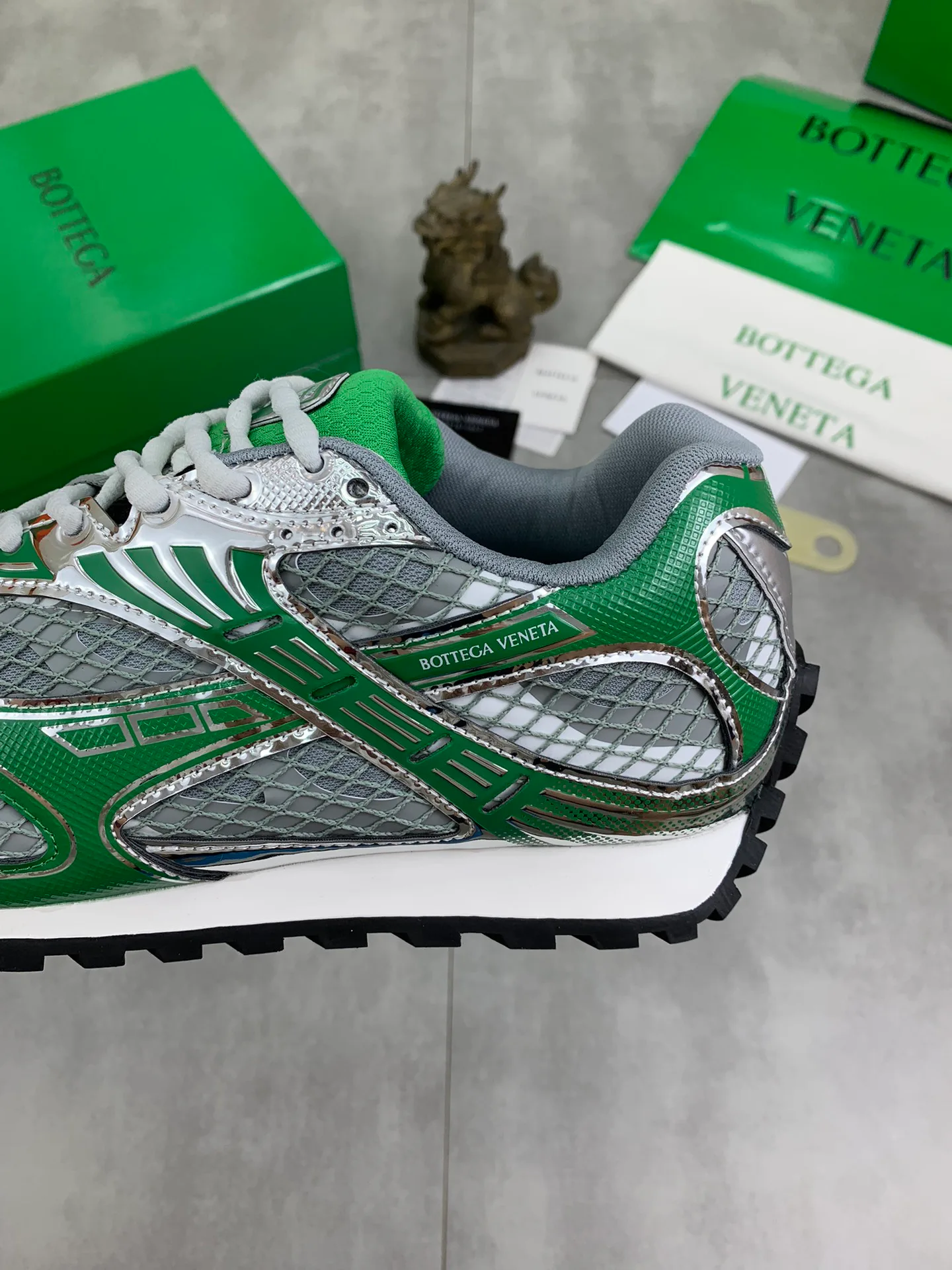 Кроссовки Женские Bottega Veneta 18365166