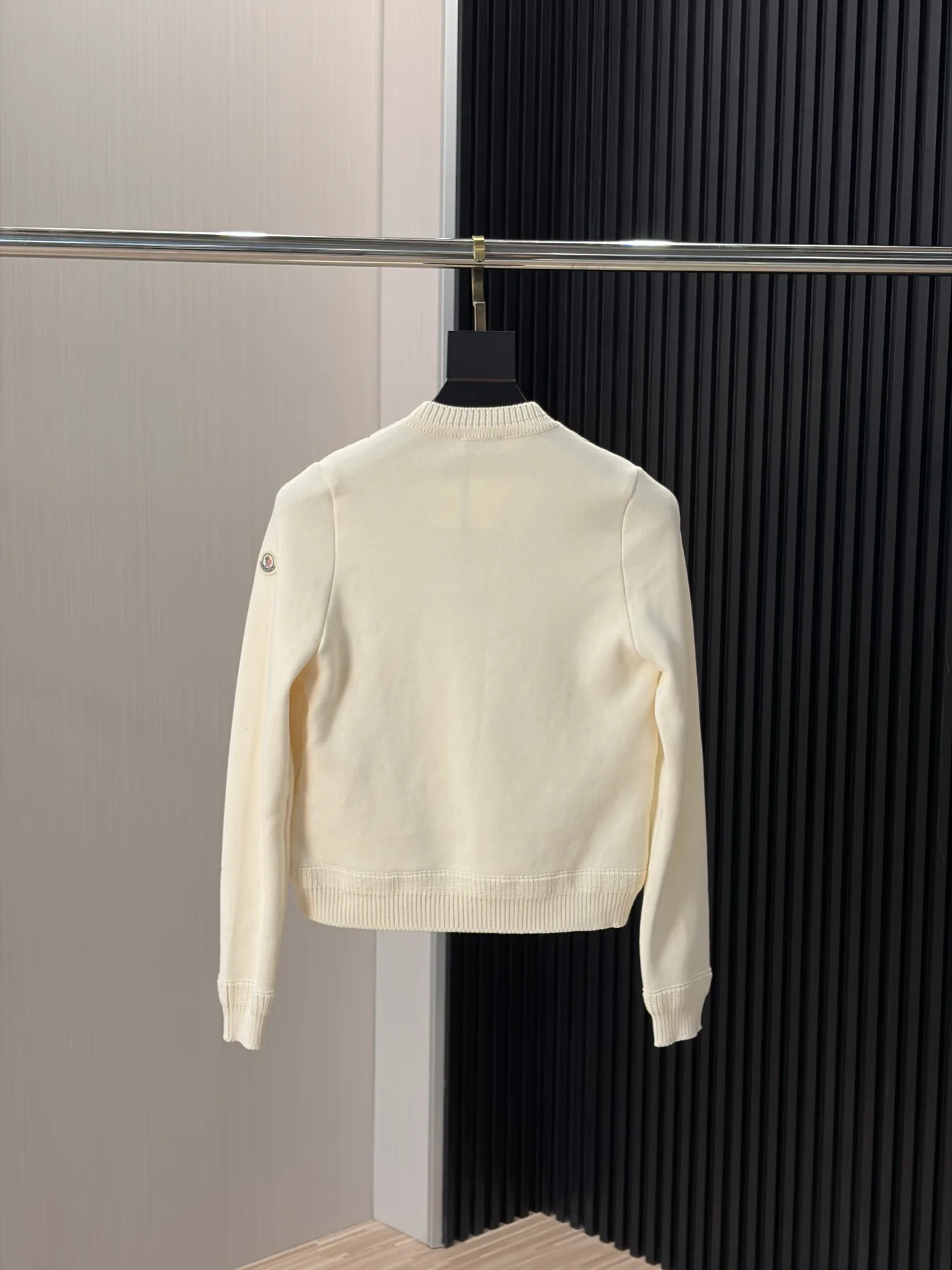 Куртки И Пуховики Мужские Moncler 18231144