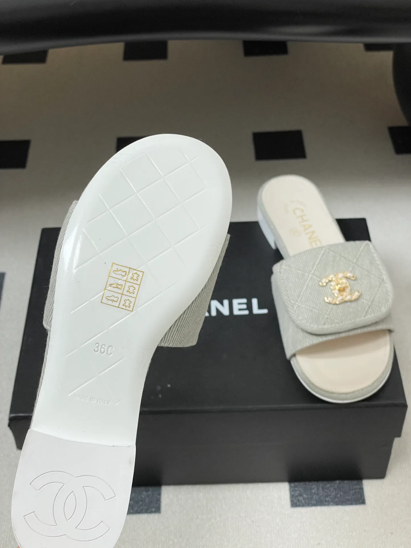 Шлепанцы Женские Chanel 12880161