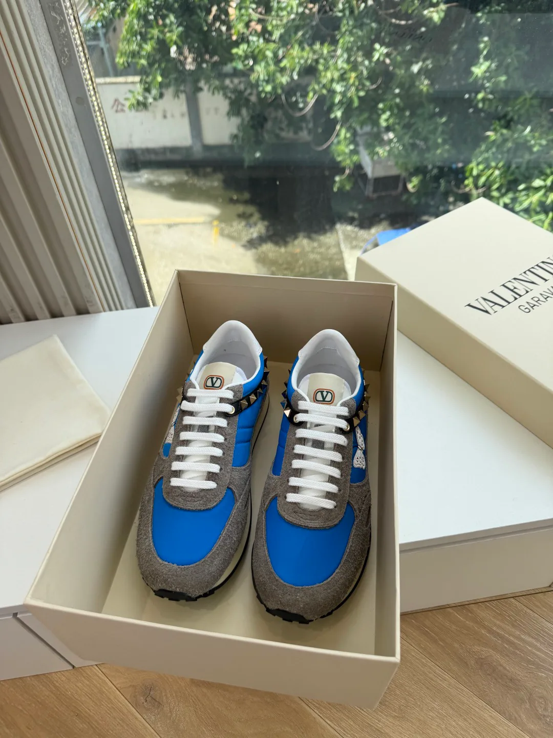 Кроссовки Женские Valentino 18053442