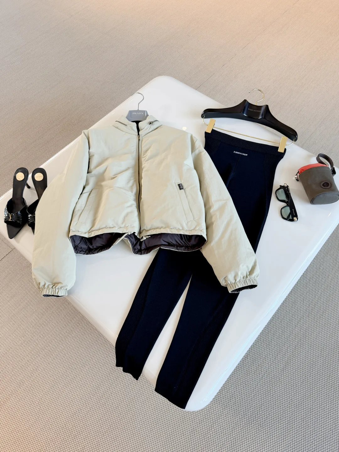 Куртки И Пуховики Женские Prada 18923744