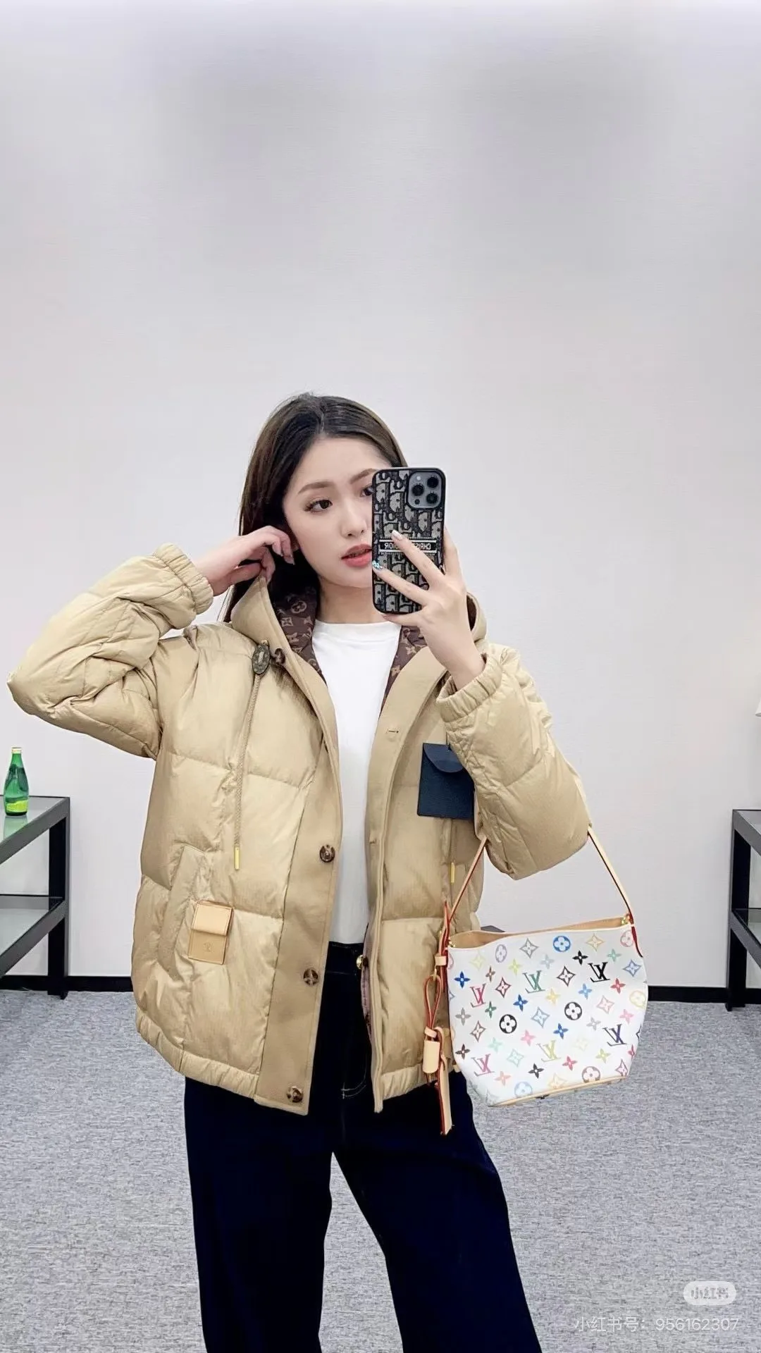 Куртки И Пуховики Женские Louis Vuitton 17959958