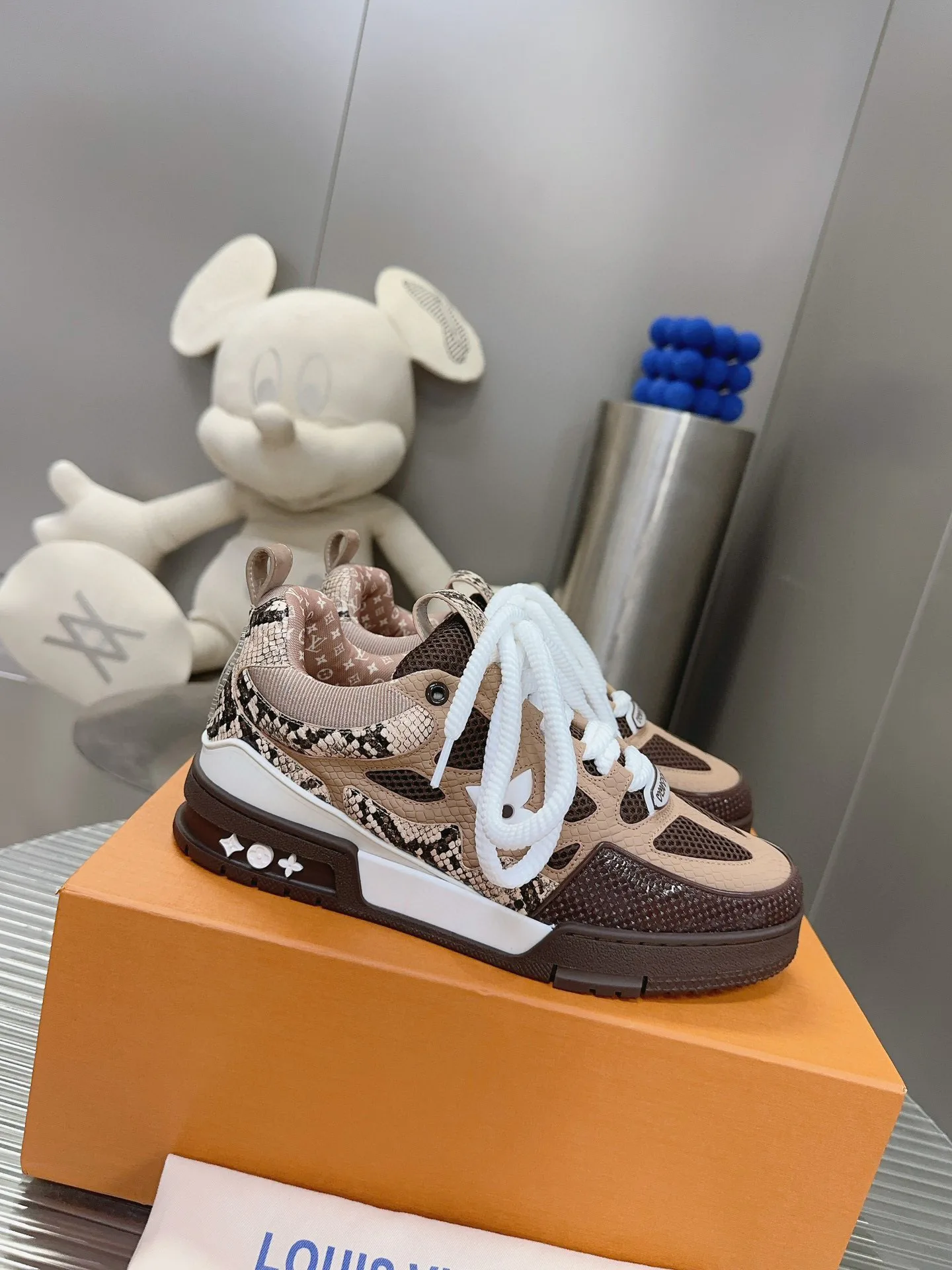 Кроссовки Женские Louis Vuitton 11250518