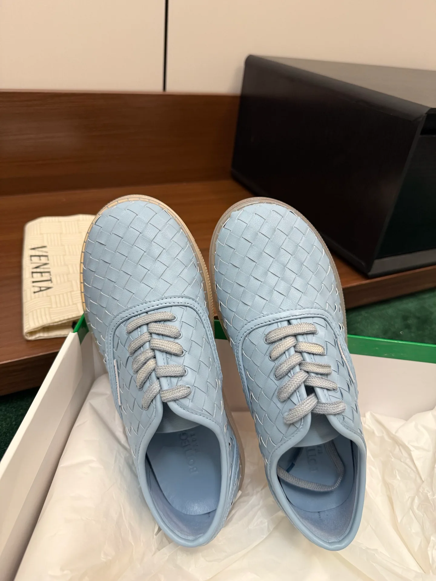 Кроссовки Женские Bottega Veneta 17386185