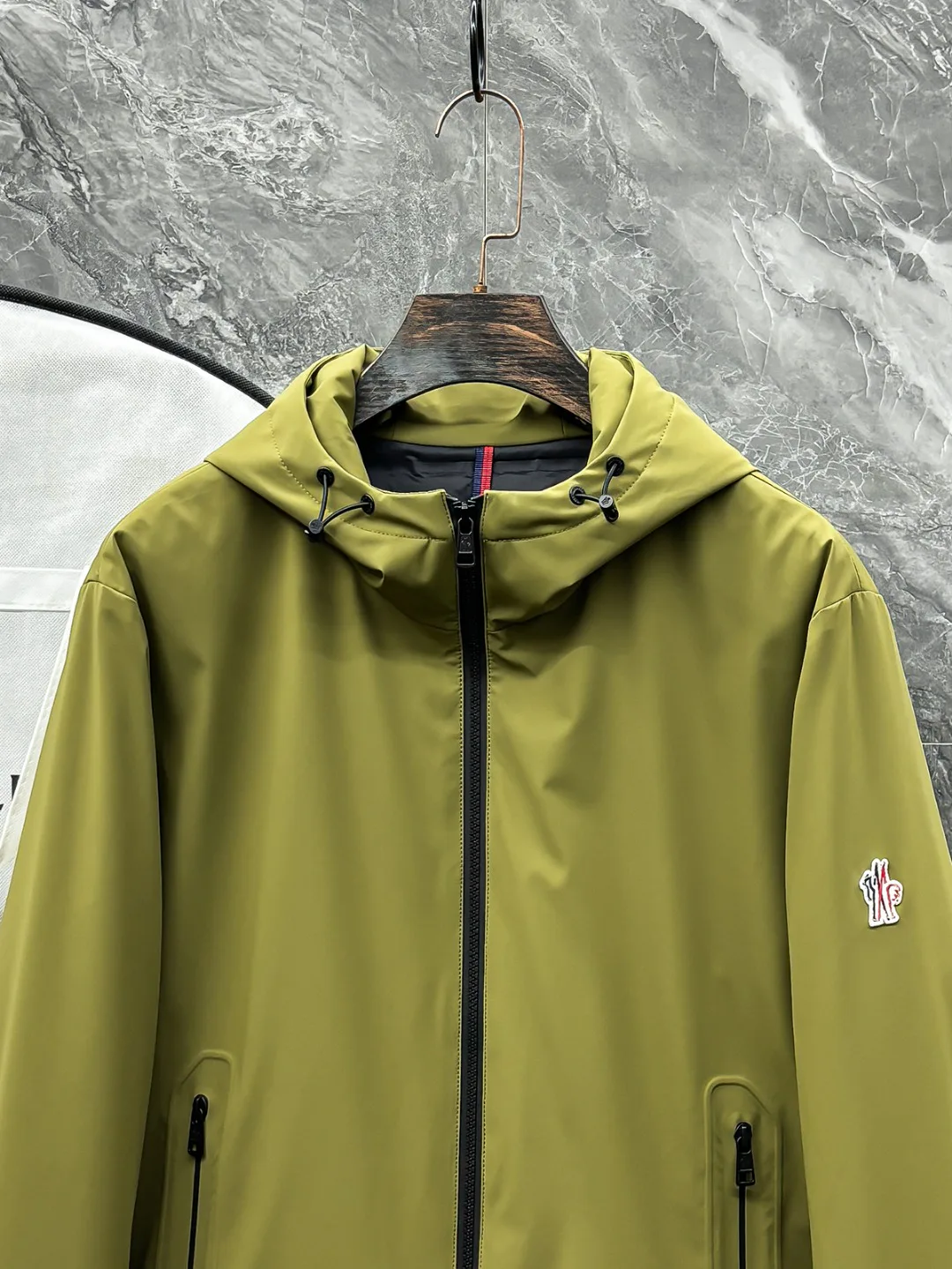 Куртки И Пуховики Мужские Moncler 16994604
