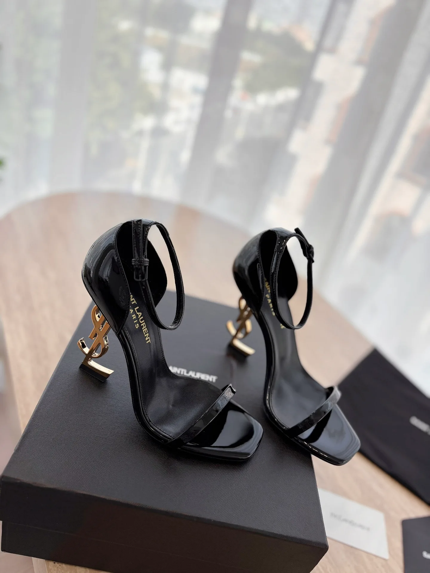 Босоножки Женские Saint Laurent 12815363
