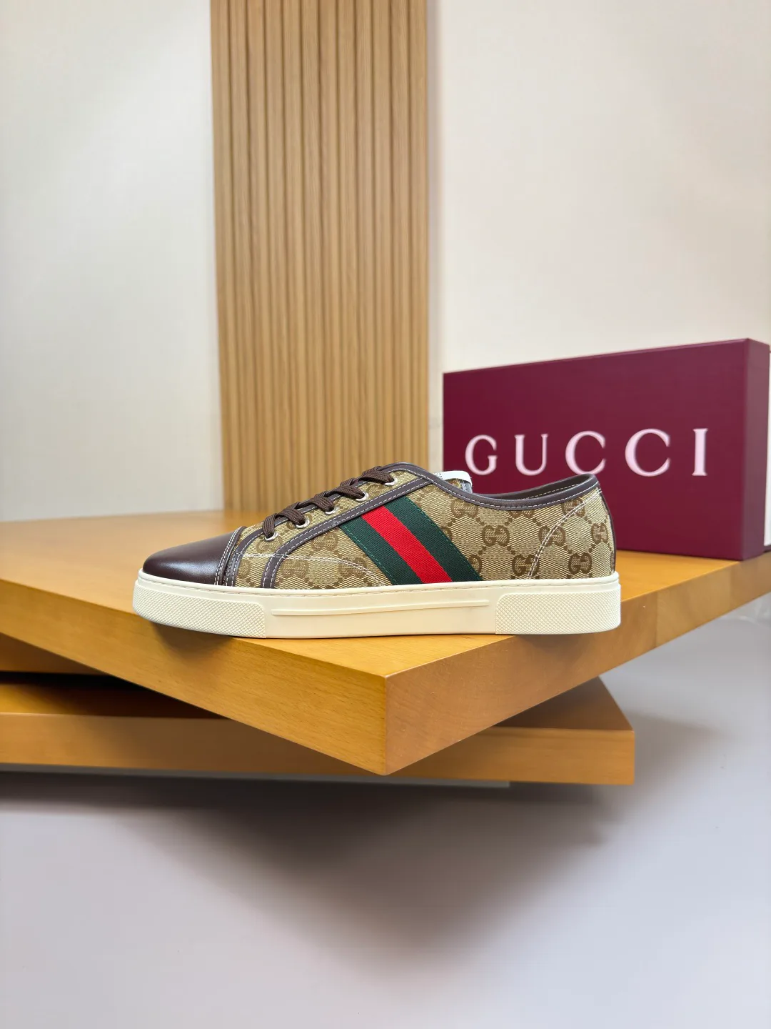 Кроссовки Женские Gucci 11842698