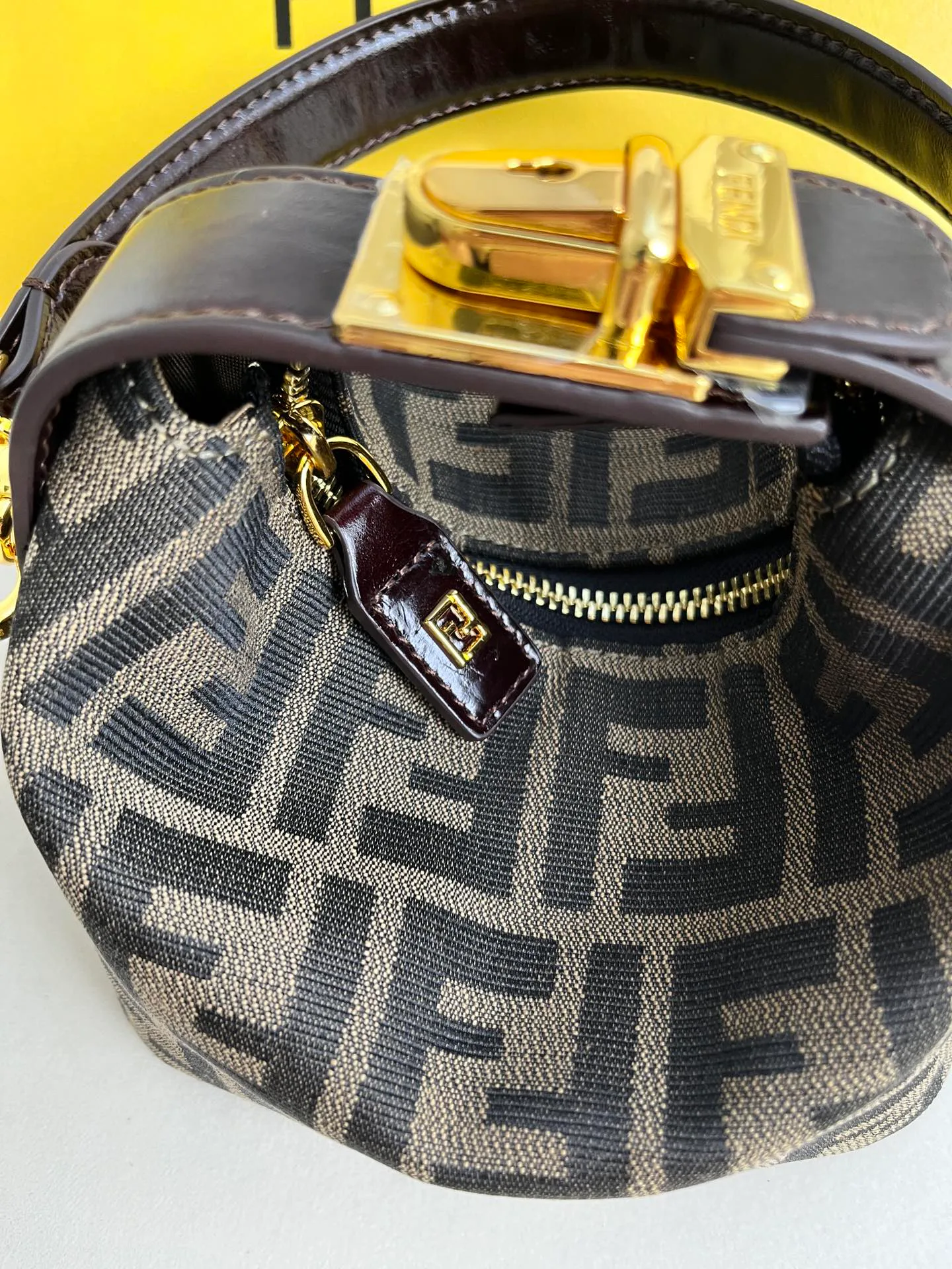 Классические Сумки Женские Fendi 1377454