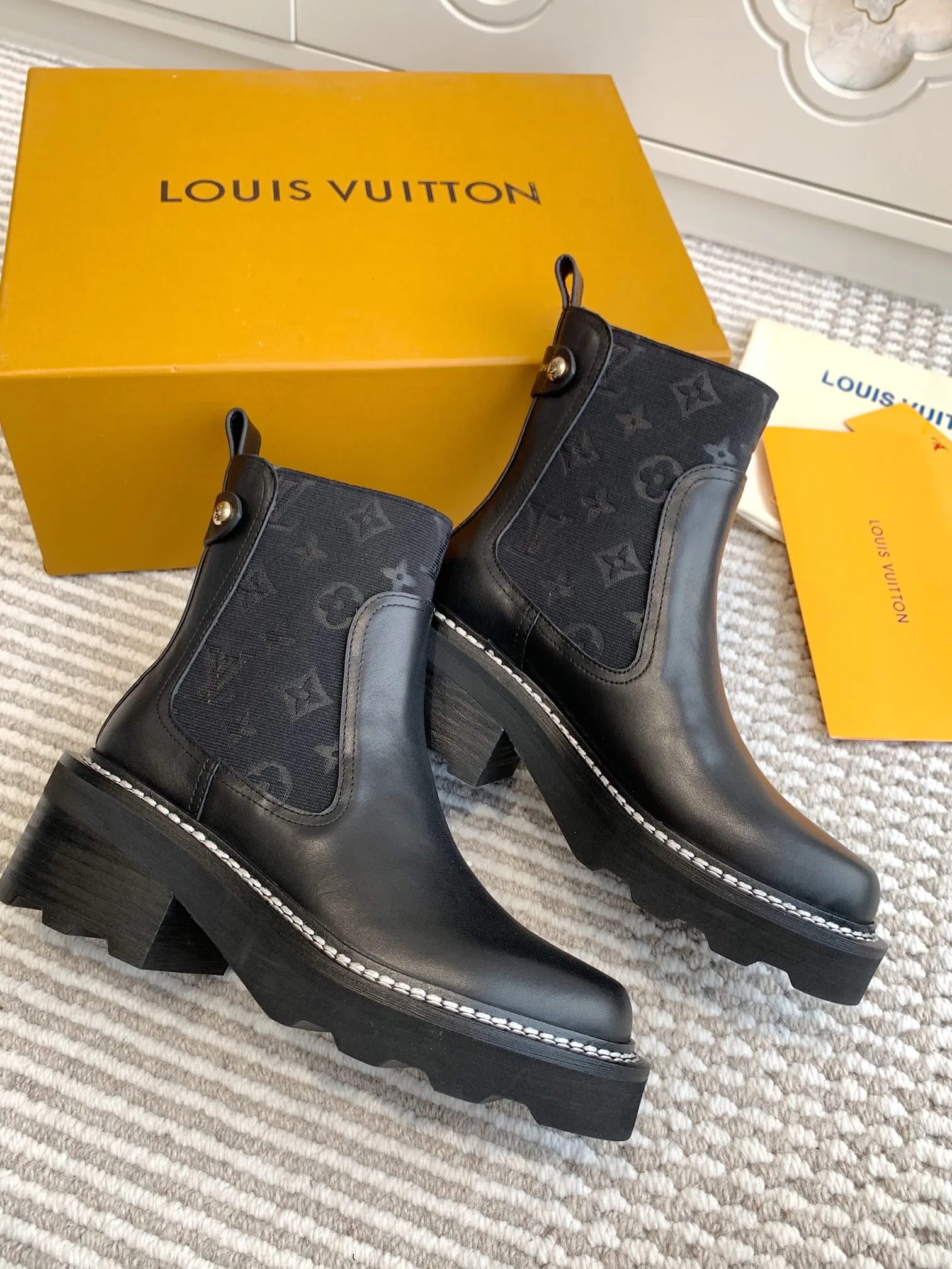 Ботинки Женские Louis Vuitton 1586694